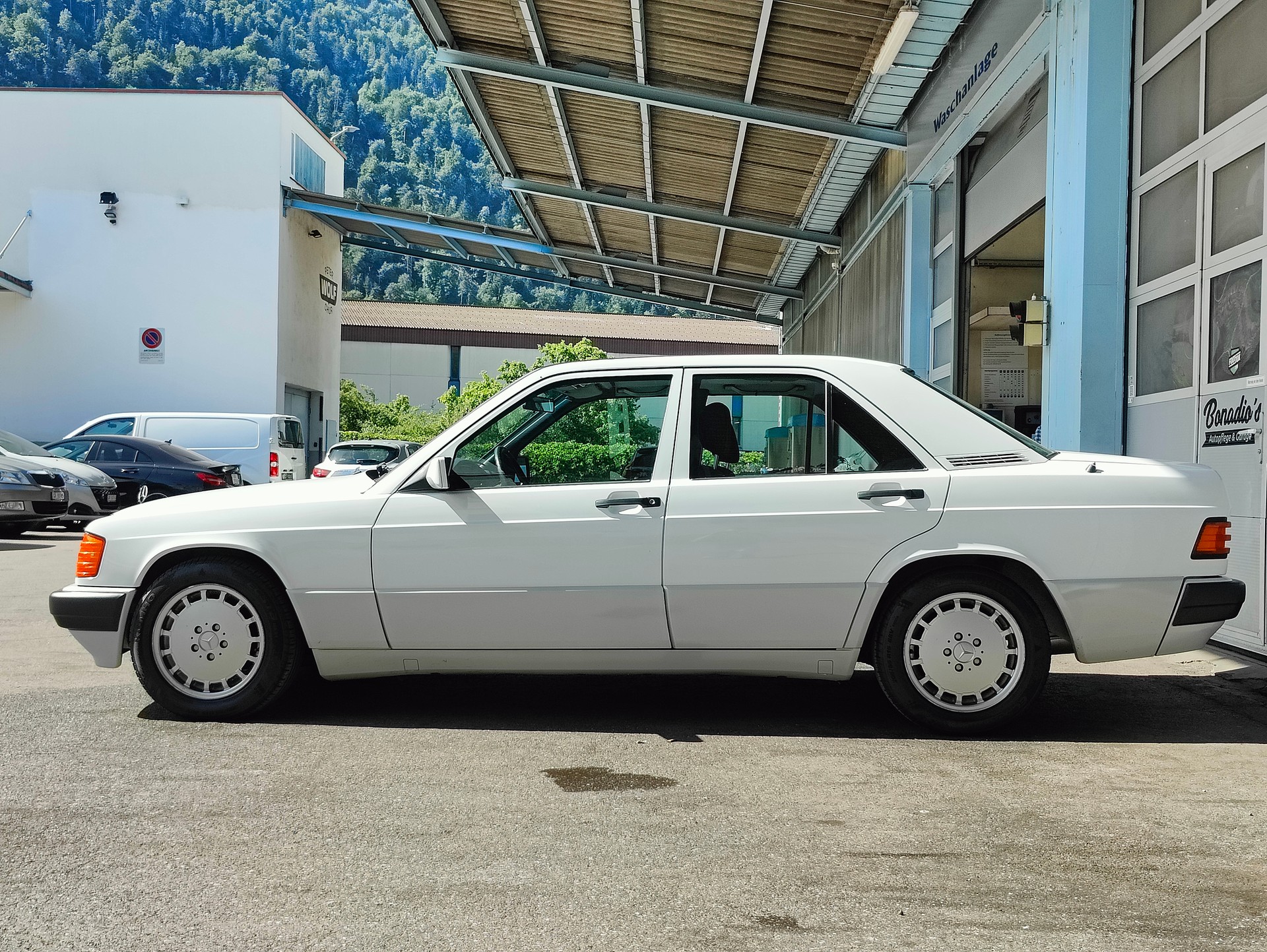 MERCEDES-BENZ 190 E 2.6-image-6