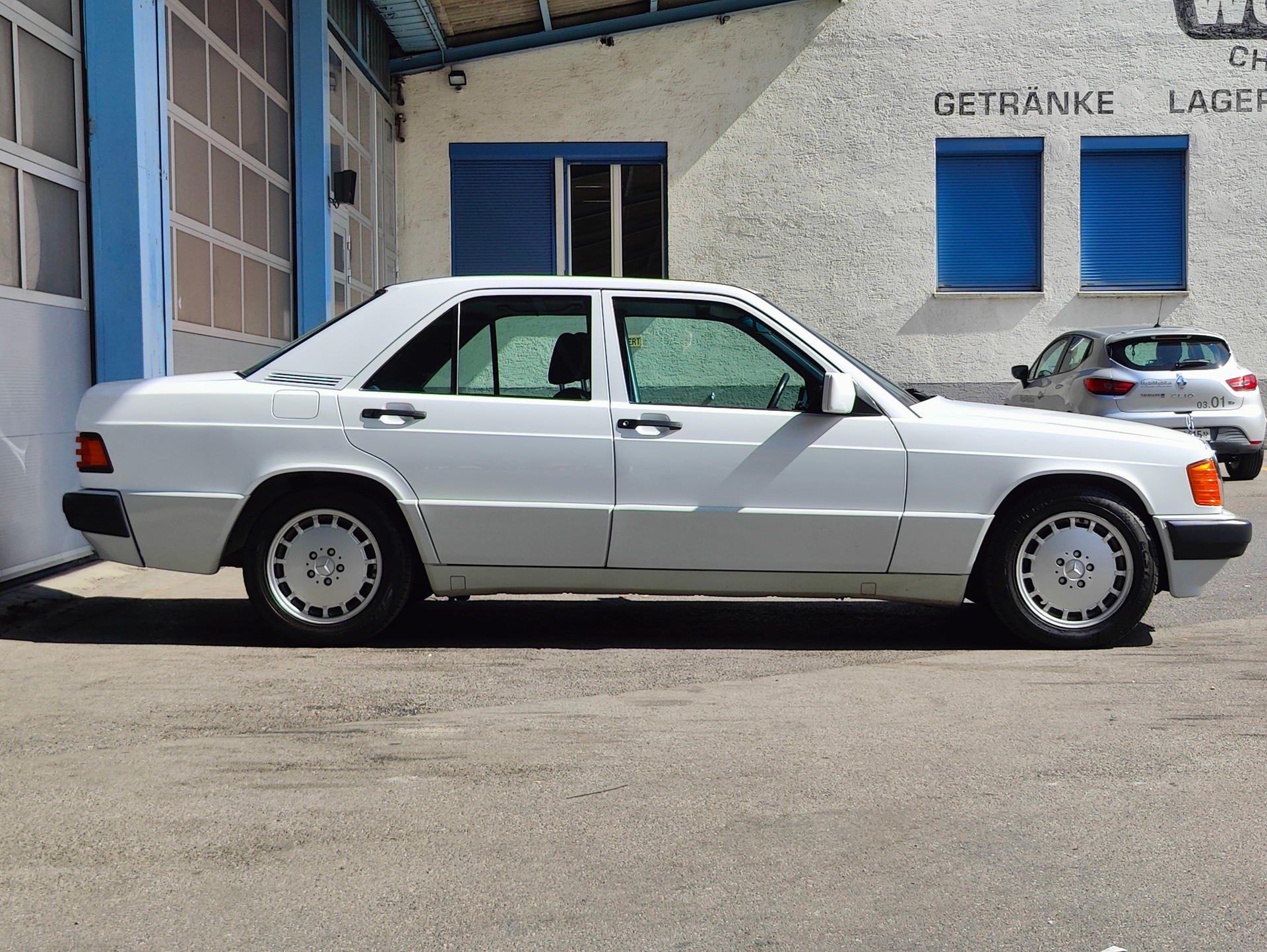 MERCEDES-BENZ 190 E 2.6-image-2