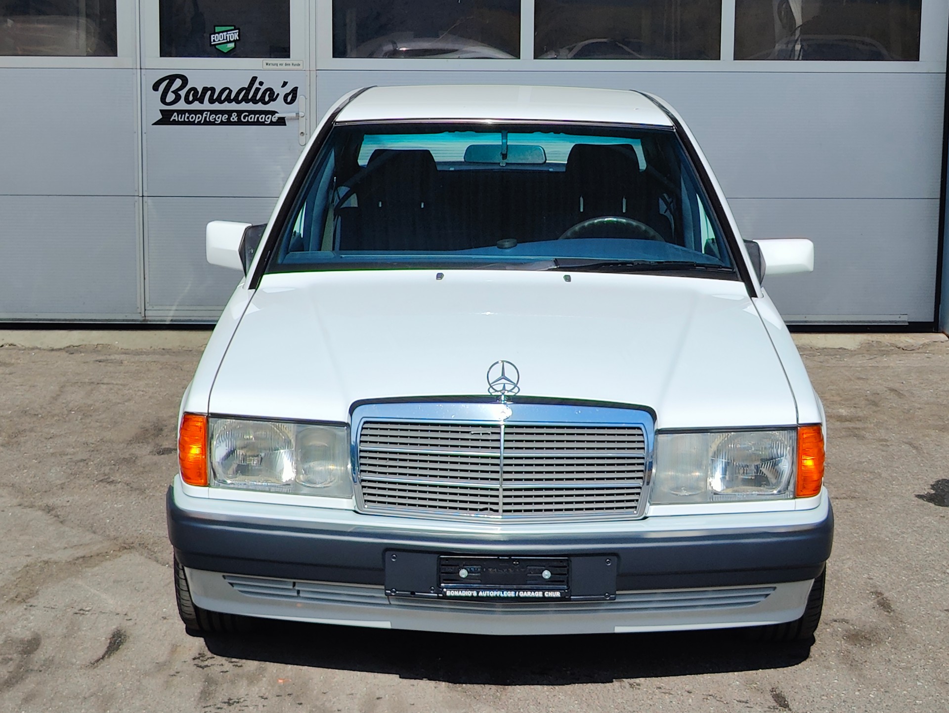 MERCEDES-BENZ 190 E 2.6