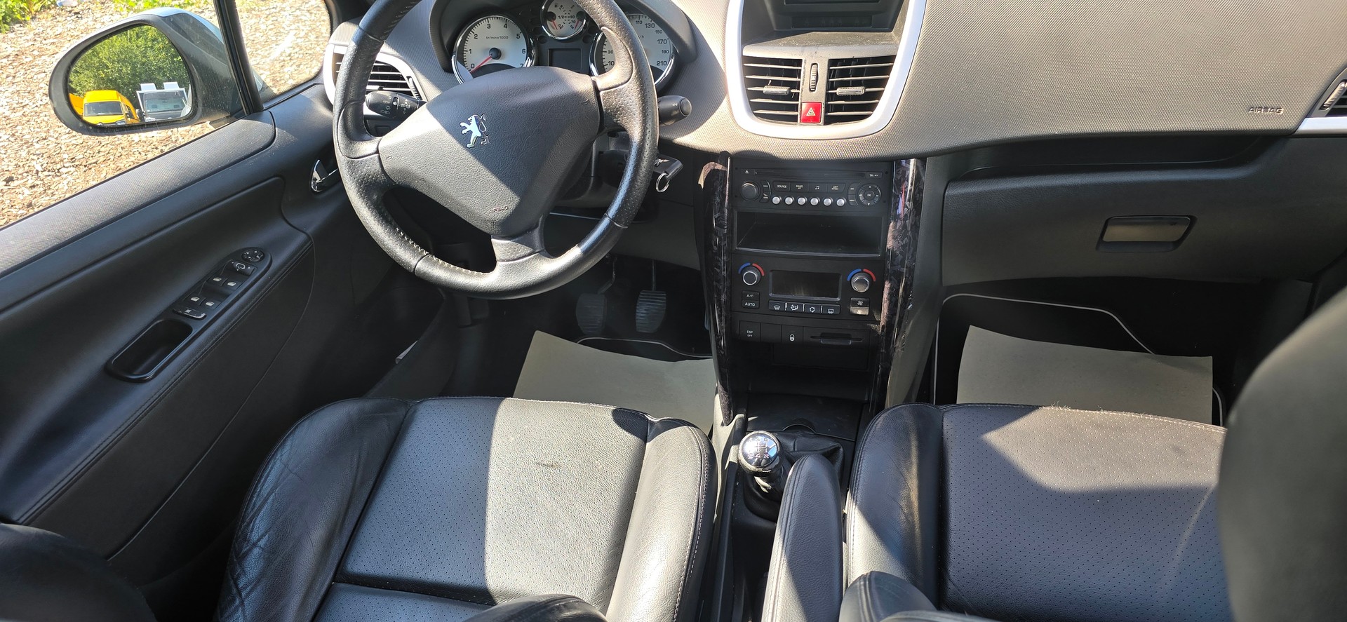 PEUGEOT 207 1.6 16V Black&Silver-image-13