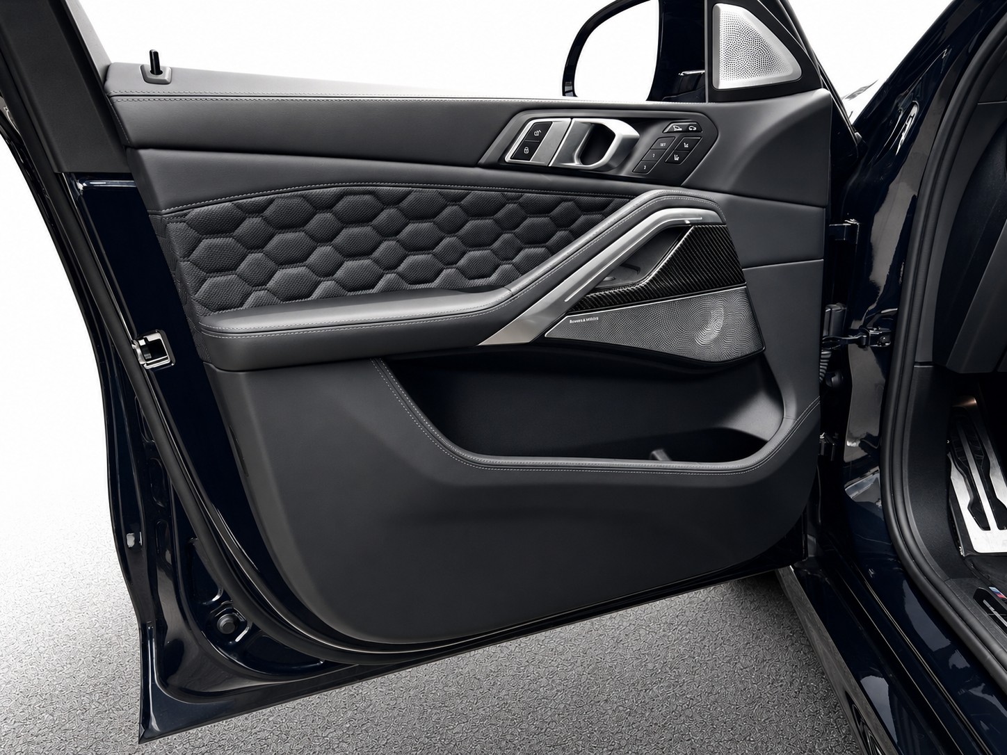 BMW X6 M Competition * CH FAHRZEUG *-image-21