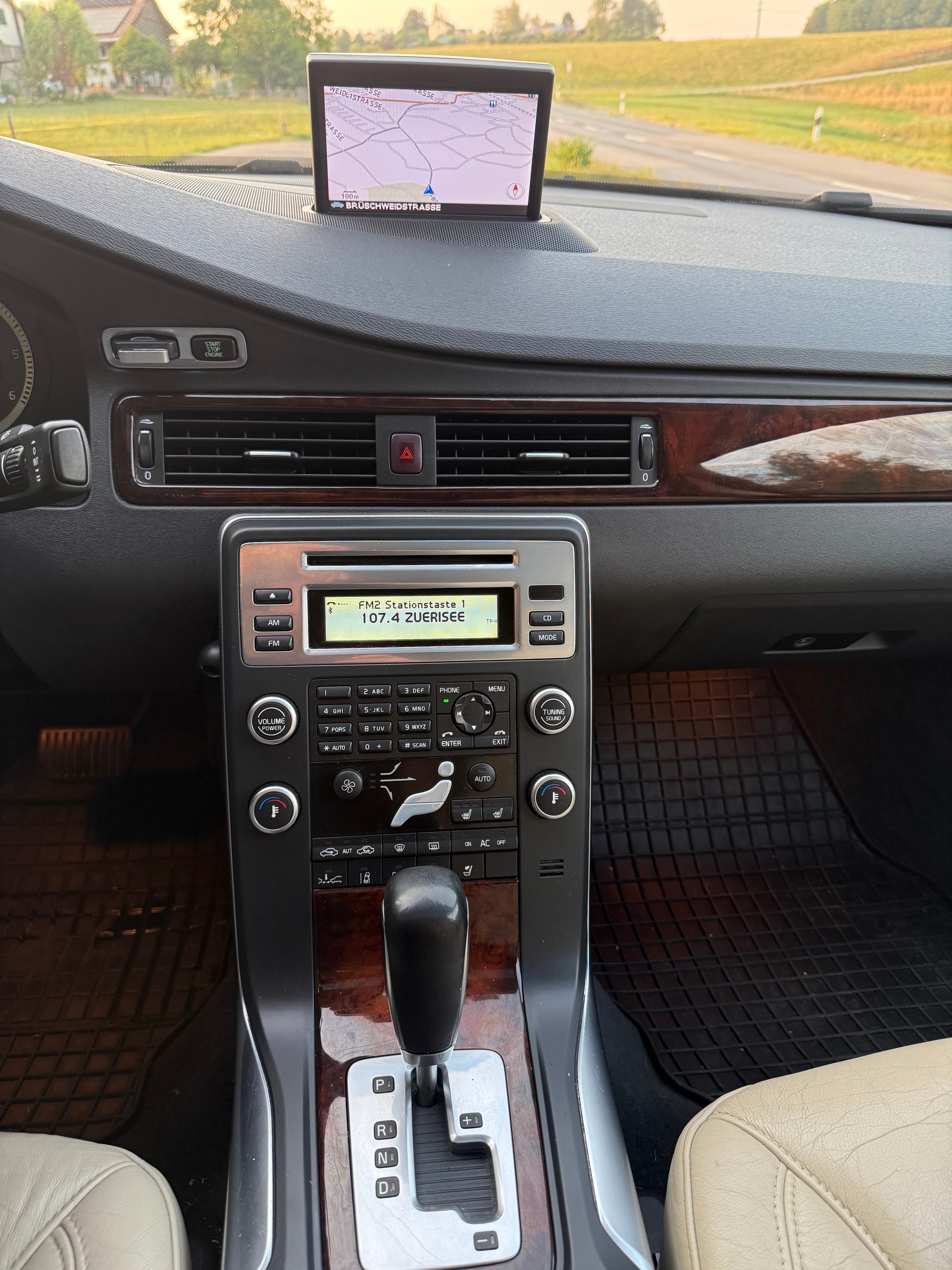 VOLVO S80 D5 AWD Summum Geartronic-image-11