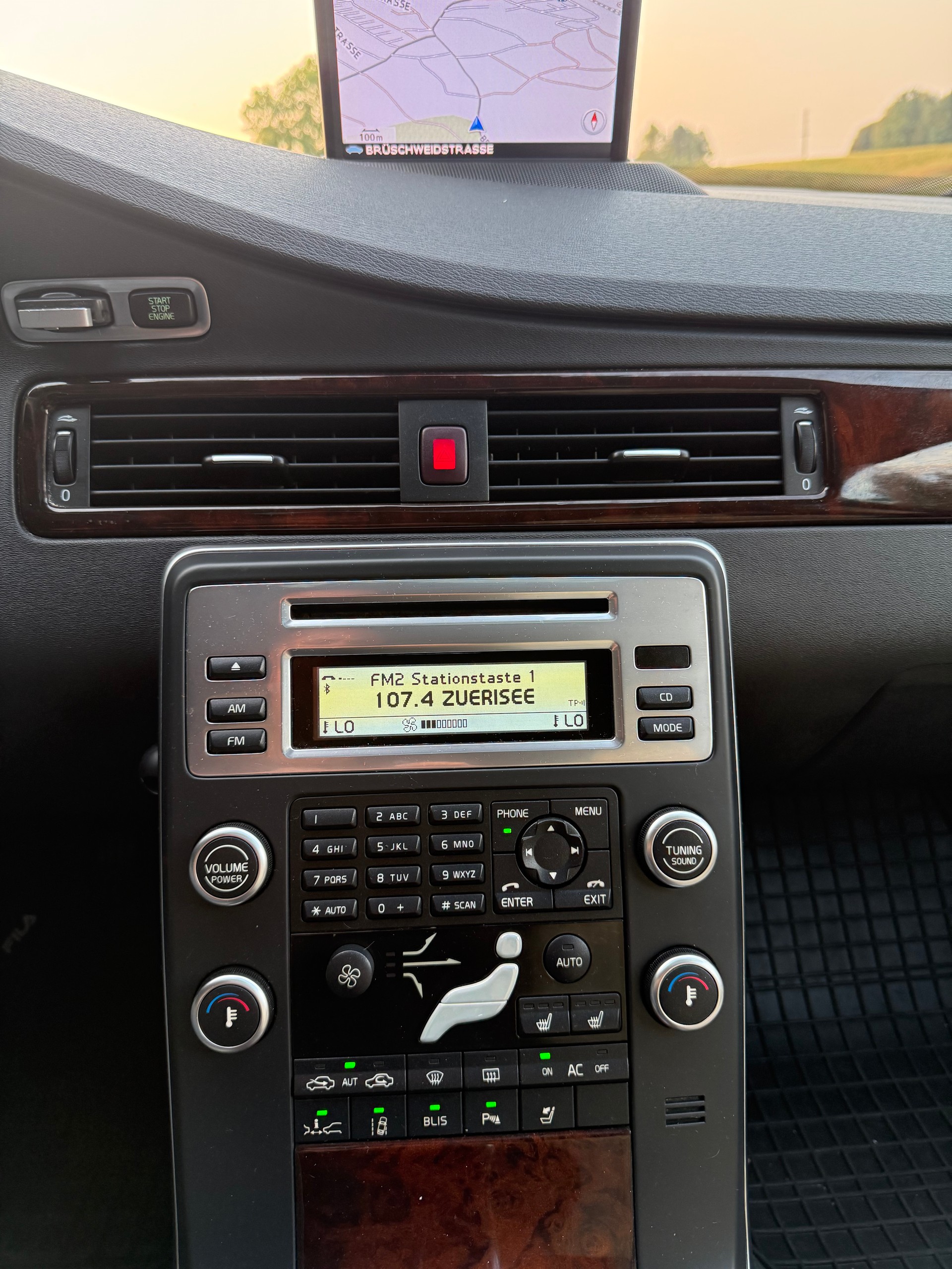 VOLVO S80 D5 AWD Summum Geartronic-image-12
