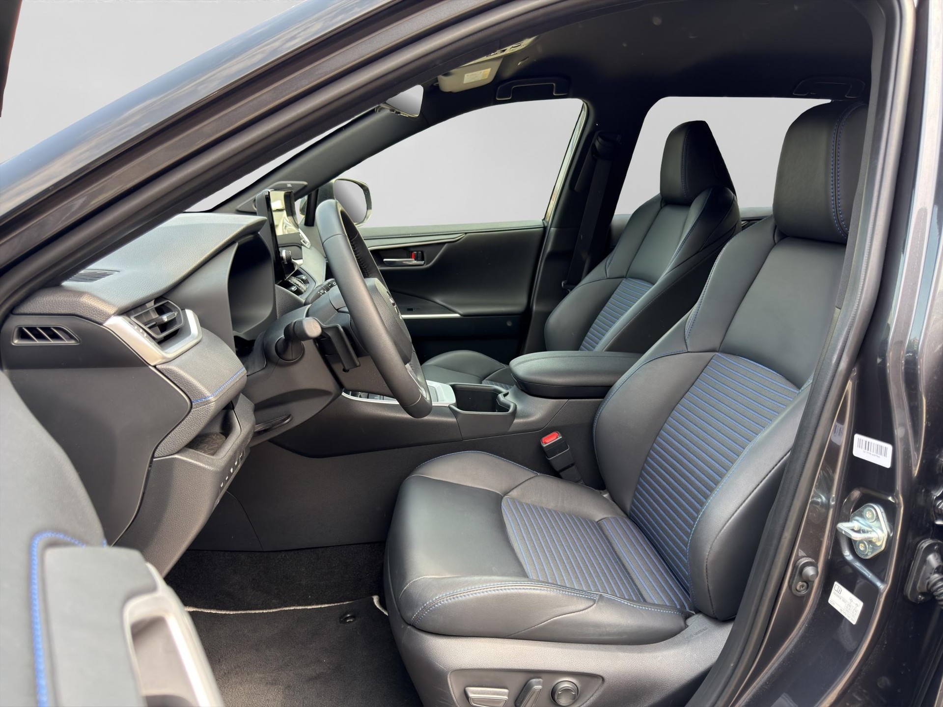 TOYOTA RAV4 2.5 HEV Style-showroom-element-1