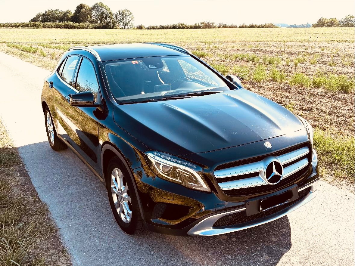 MERCEDES-BENZ GLA 180 d Urban
