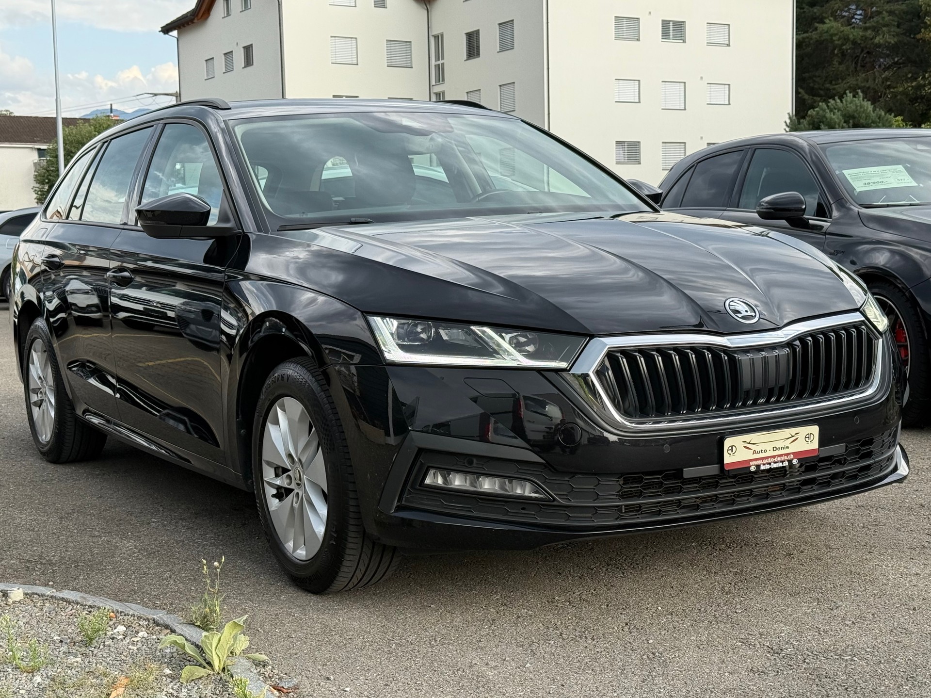 SKODA Octavia Combi 2.0 TDI Ambition 4x4 DSG-showroom-element-2
