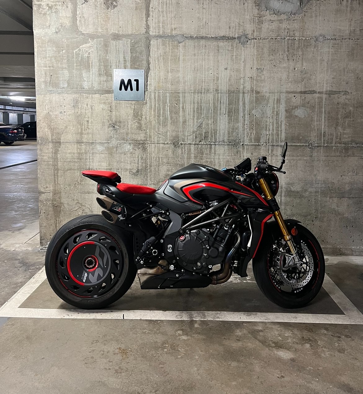 MV AGUSTA LIMITED EDITION 126/300-image-0