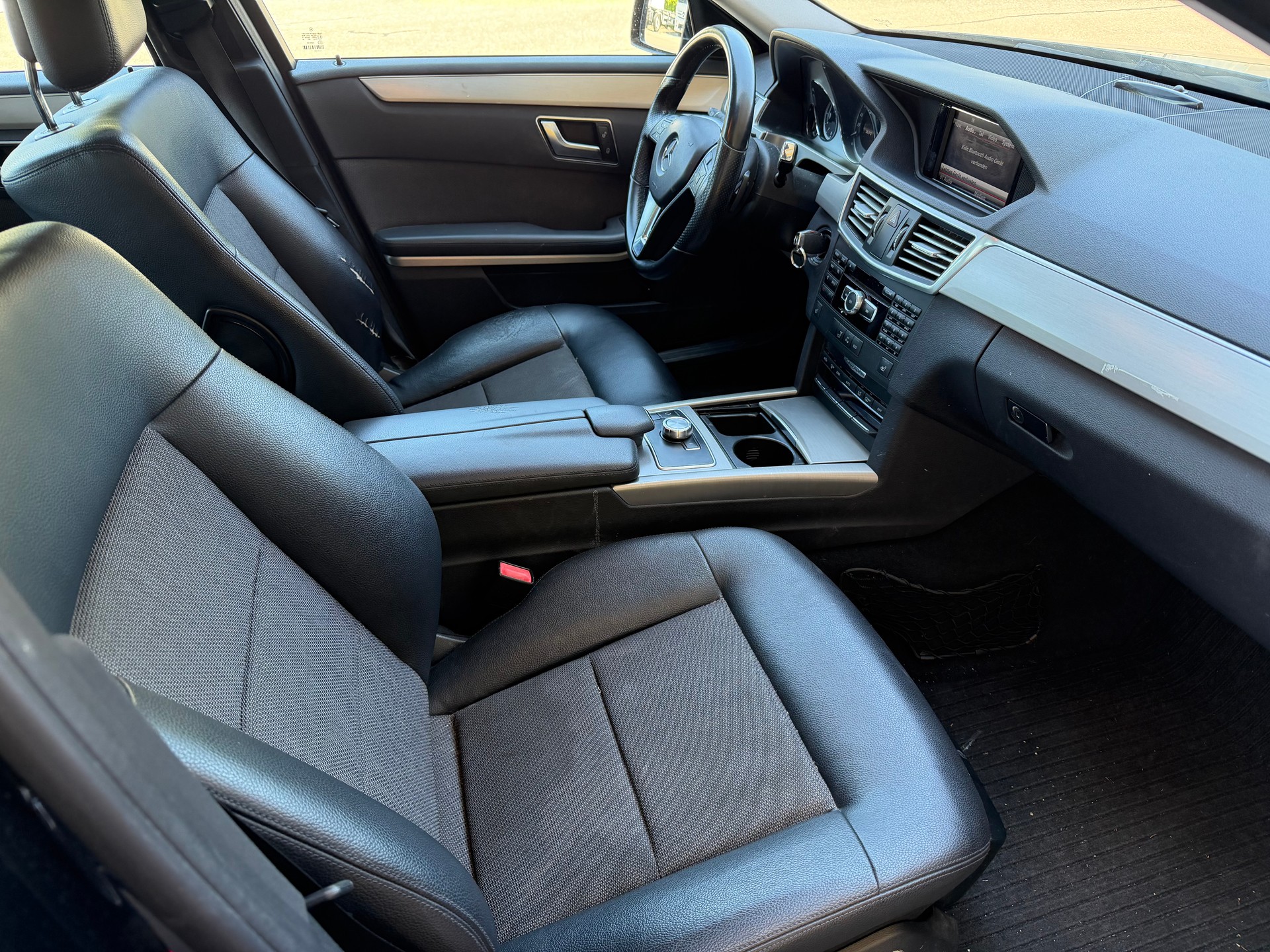MERCEDES-BENZ E 250 CDI BlueEff. Avantgarde 4Matic 7G-Tronic-image-8