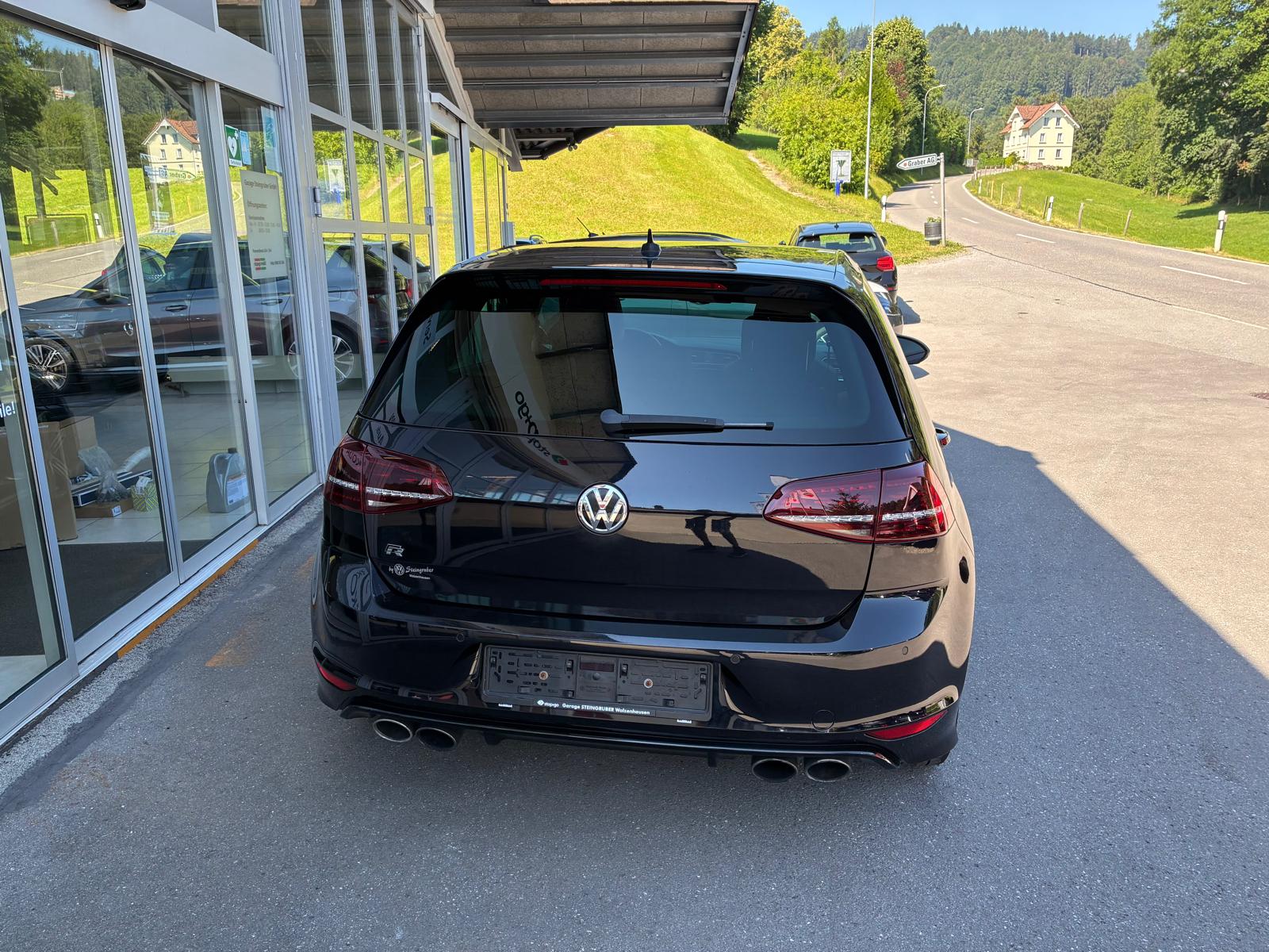 VW Golf 2.0 TSI R 4Motion-image-5