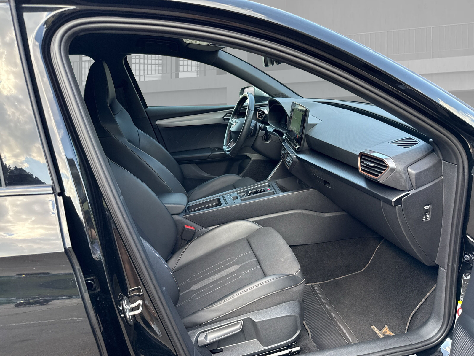 CUPRA LEON VZ 2.0 TSI DSG-image-11