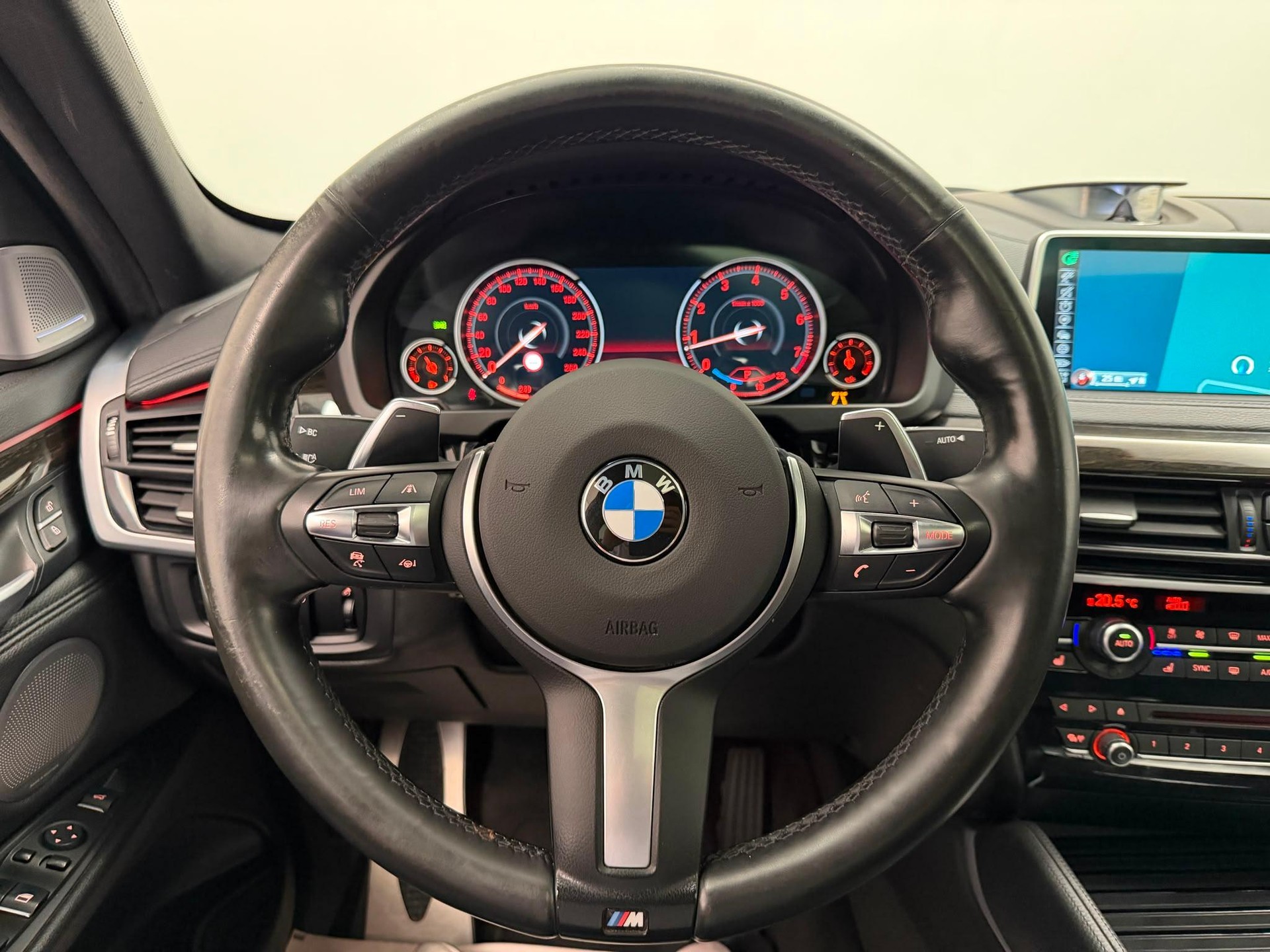 BMW X6 50i xDrive-image-19