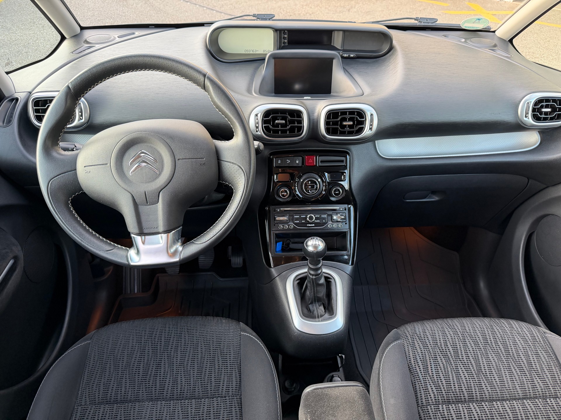 CITROEN C3 Picasso 1.6 HDi Exclusive-image-9