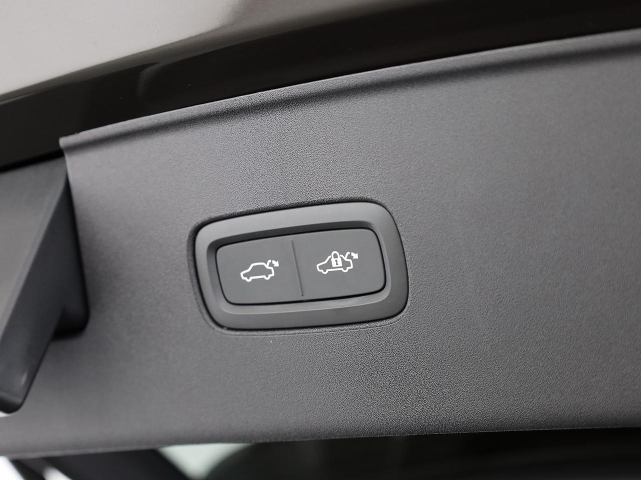 VOLVO EX90 Twin Performance Ultra AWD-image-17