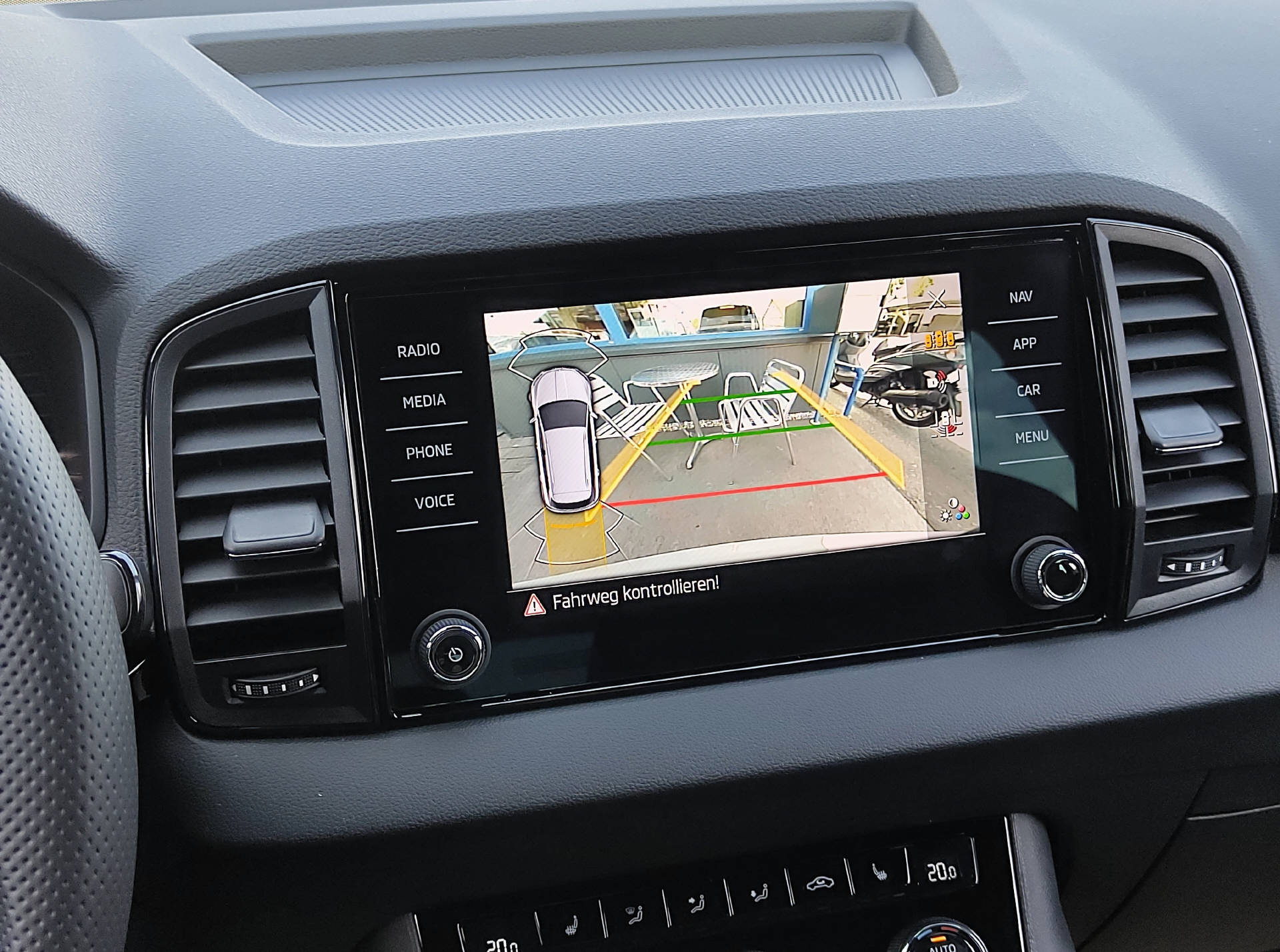 SKODA Karoq 2.0 TSI SportLine 4x4 DSG-image-7