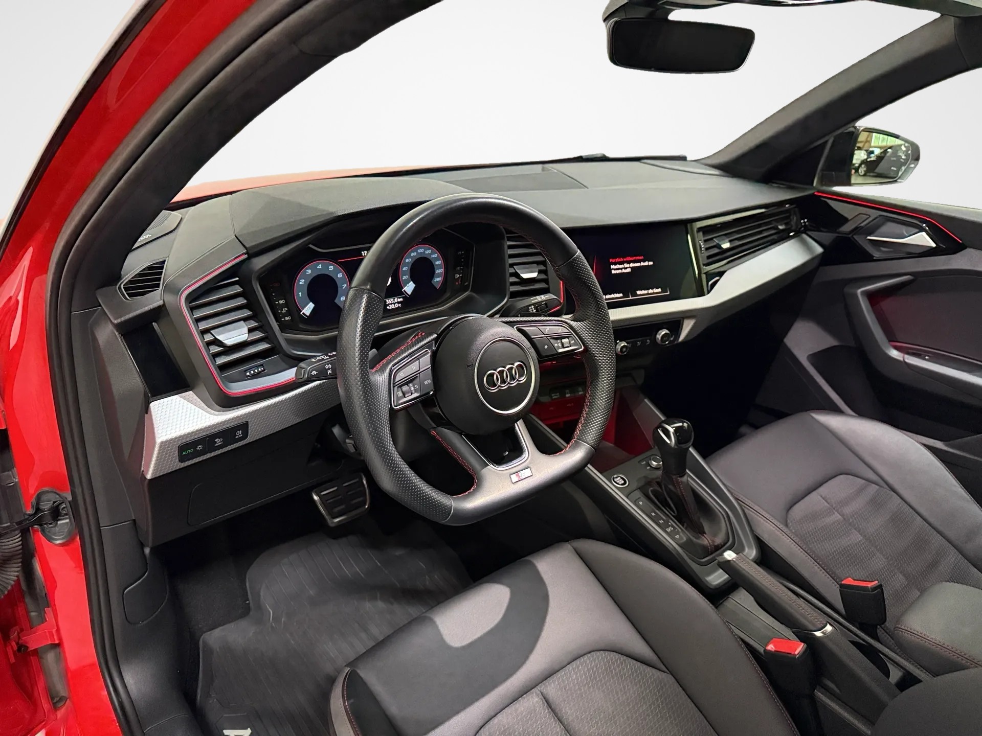 AUDI A1 Sportback 40 TFSI S Line S-tronic-image-13