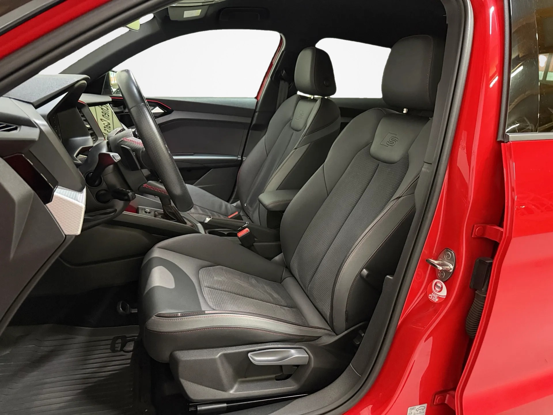 AUDI A1 Sportback 40 TFSI S Line S-tronic-image-12