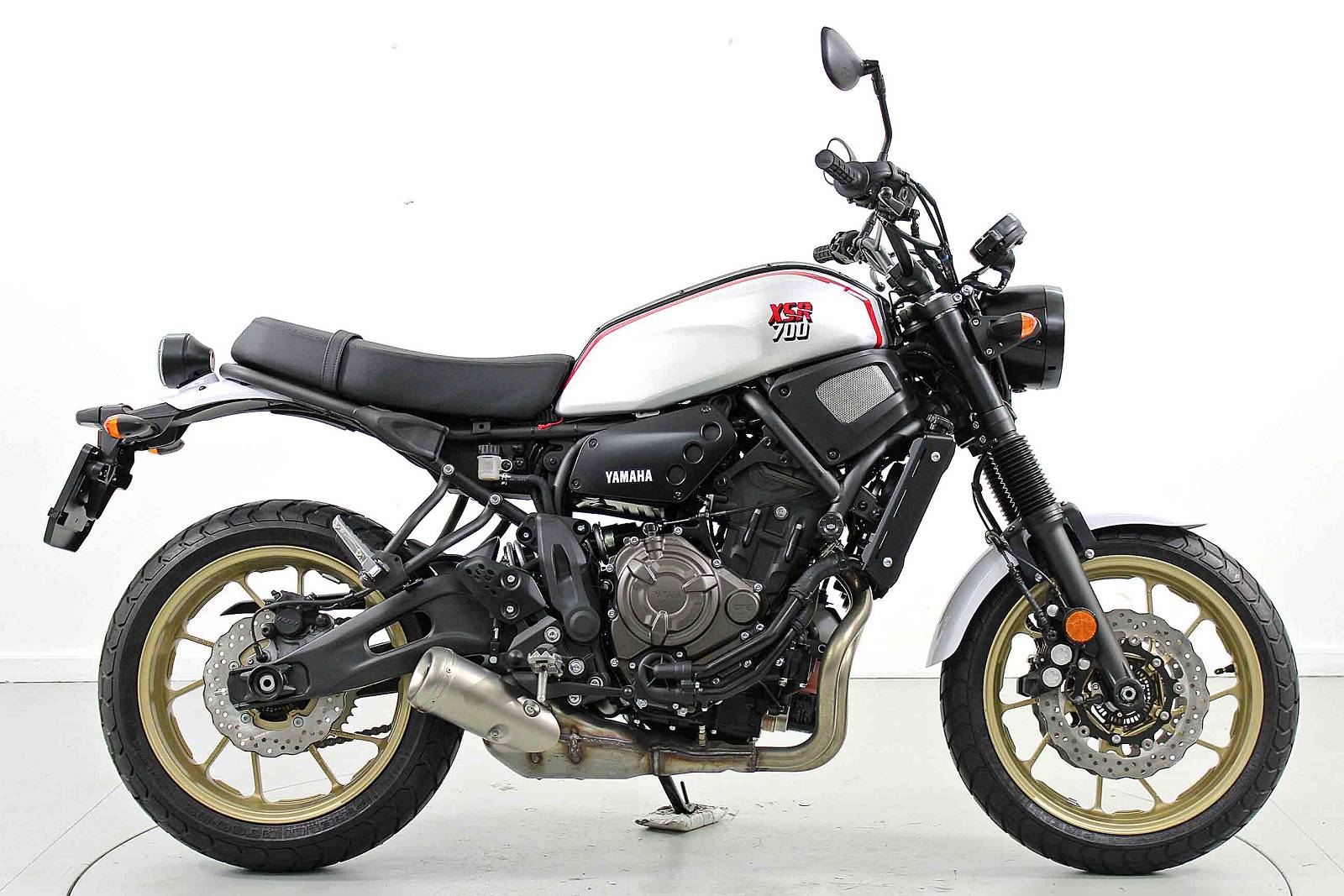 YAMAHA XSR 700 Tribute ABS-image-3