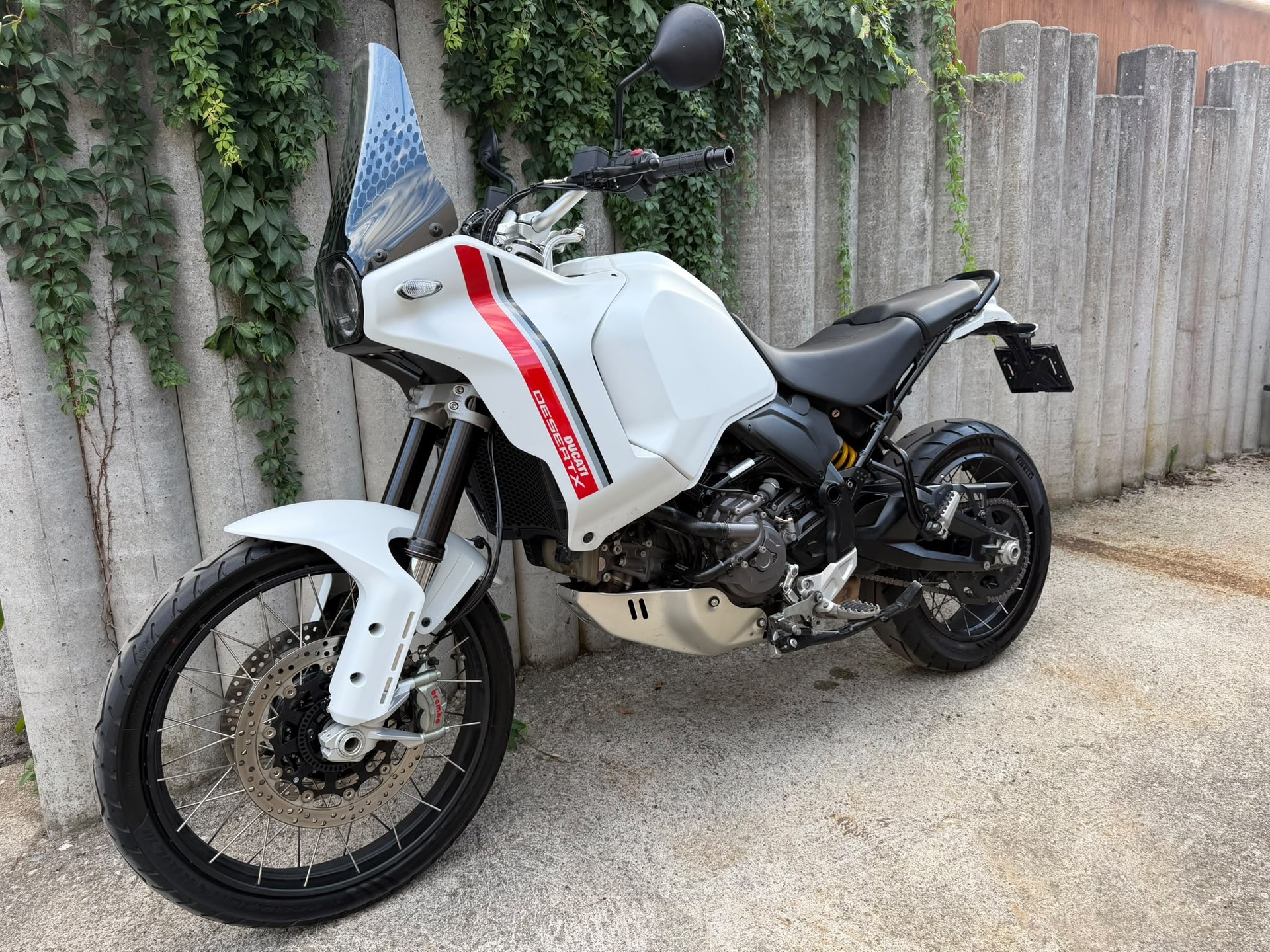 DUCATI Desert X-image-0