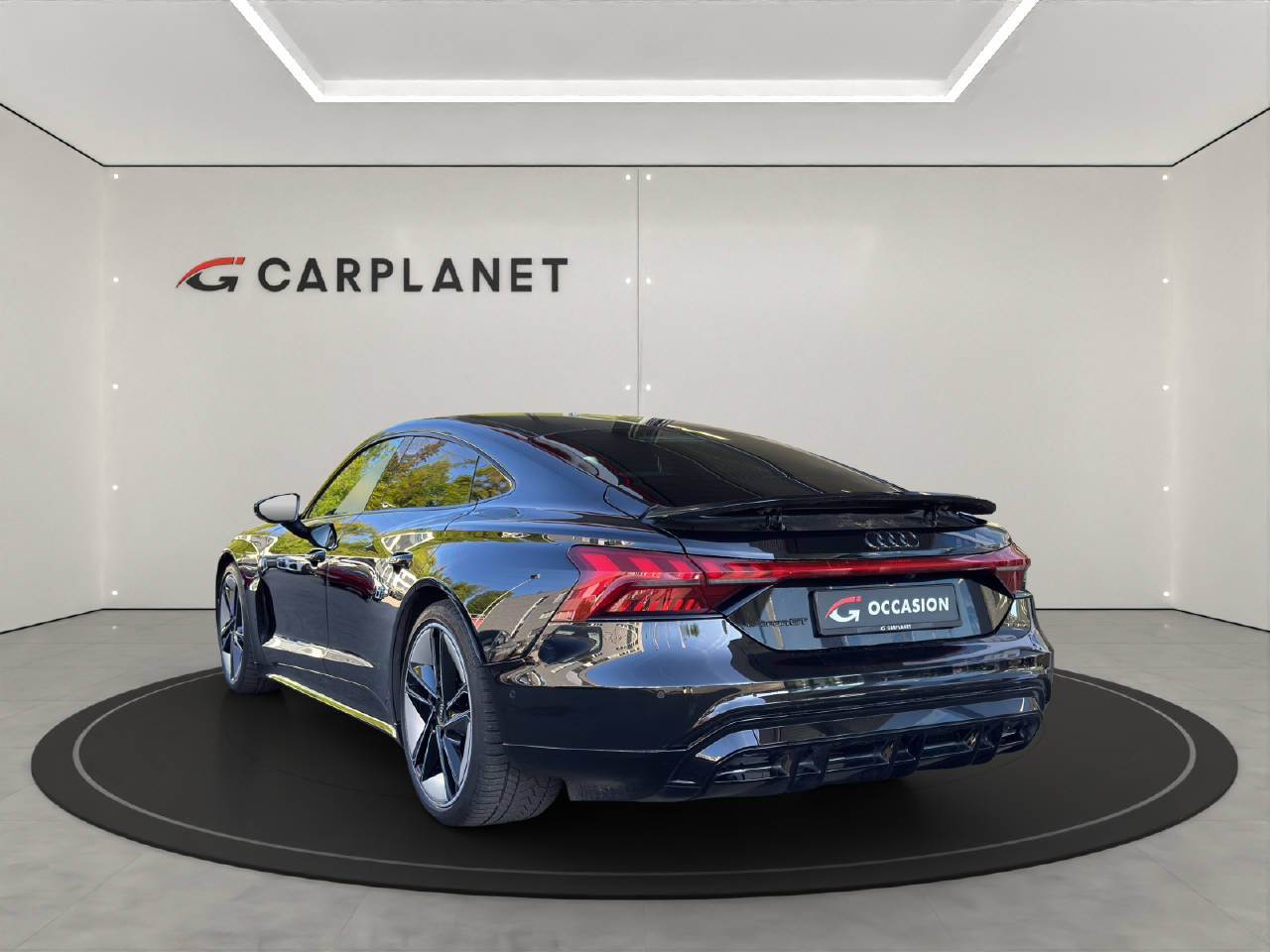 AUDI e-tron GT quattro-showroom-element-2