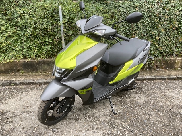SUZUKI UN 125 Avenis-image-1
