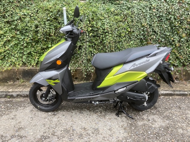 SUZUKI UN 125 Avenis-image-0