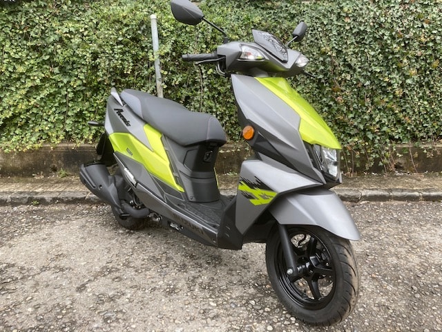 SUZUKI UN 125 Avenis-image-2