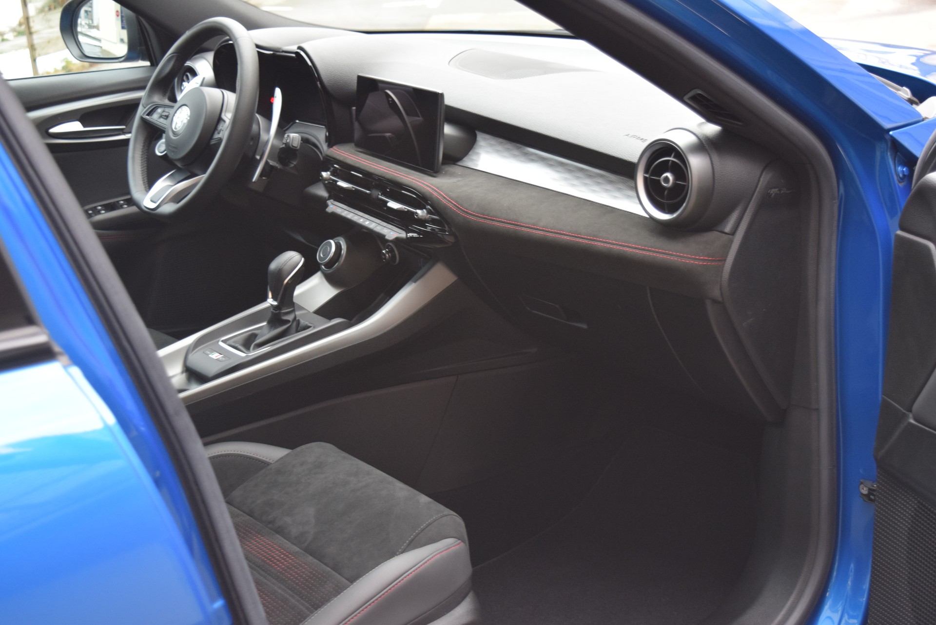 ALFA ROMEO Tonale 1.3 Plug-in-Hybrid Q4 Veloce-image-8
