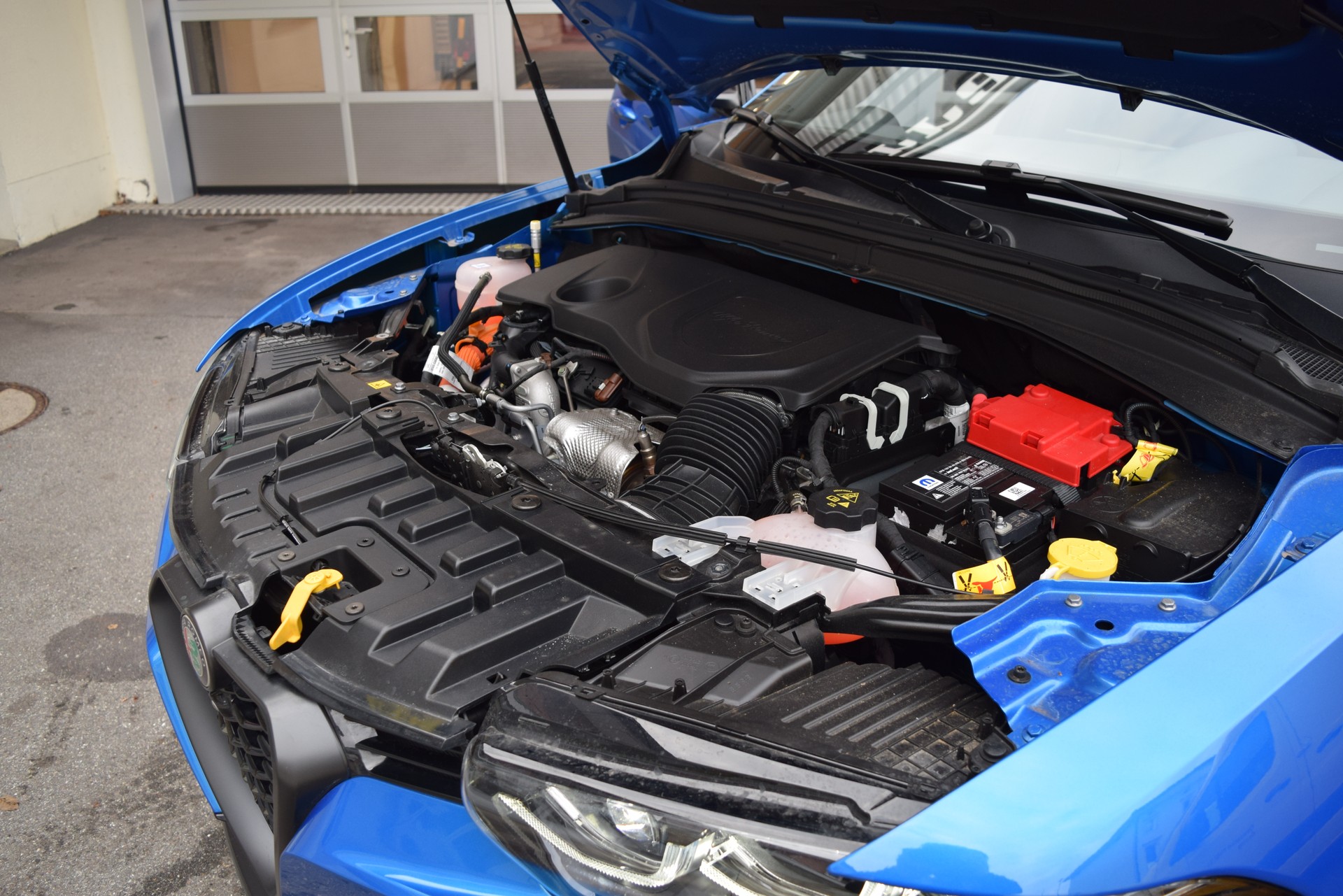 ALFA ROMEO Tonale 1.3 Plug-in-Hybrid Q4 Veloce-image-21