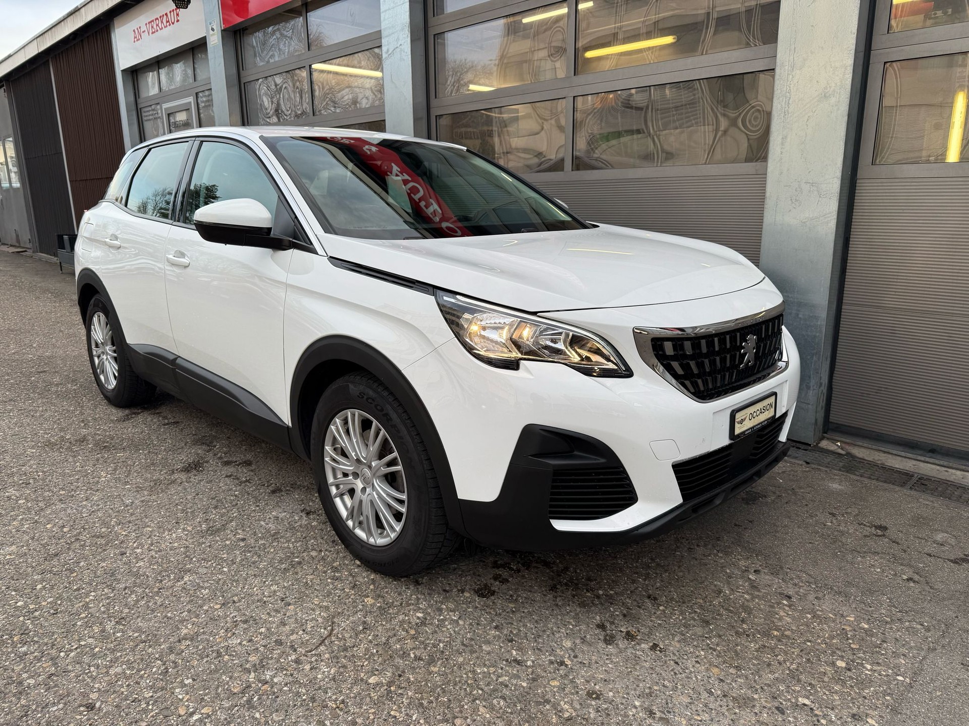 PEUGEOT 3008 1.2 PureTech Access-image-2