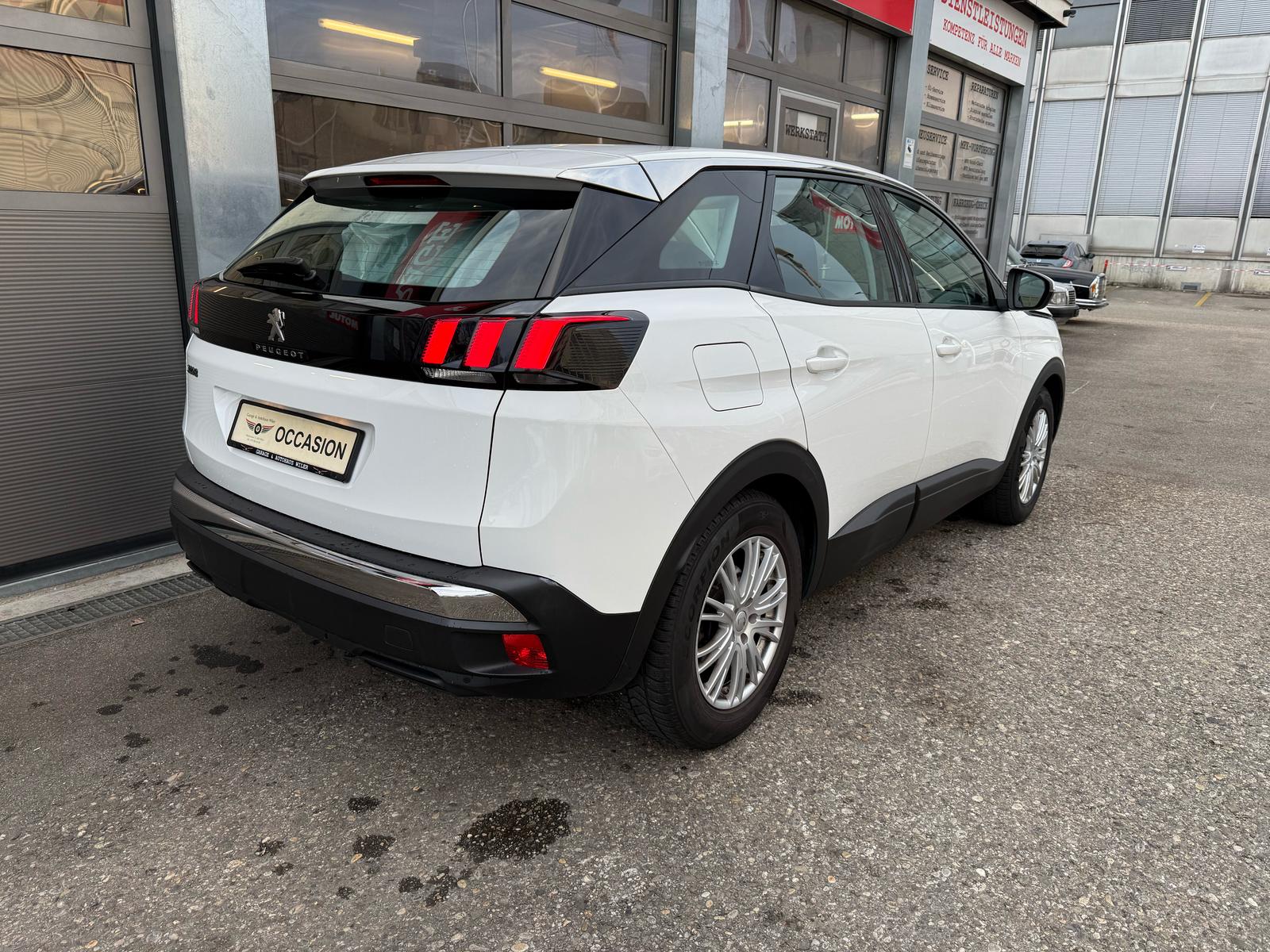 PEUGEOT 3008 1.2 PureTech Access-image-4