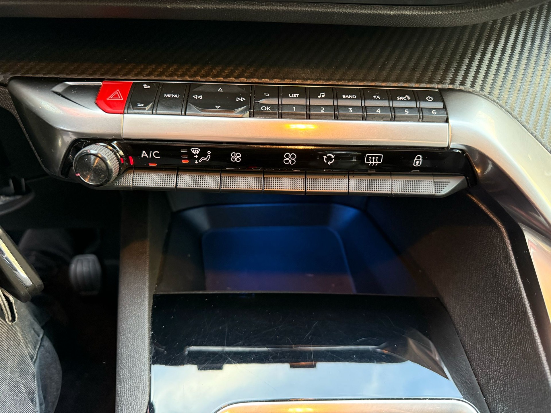 PEUGEOT 3008 1.2 PureTech Access-image-14