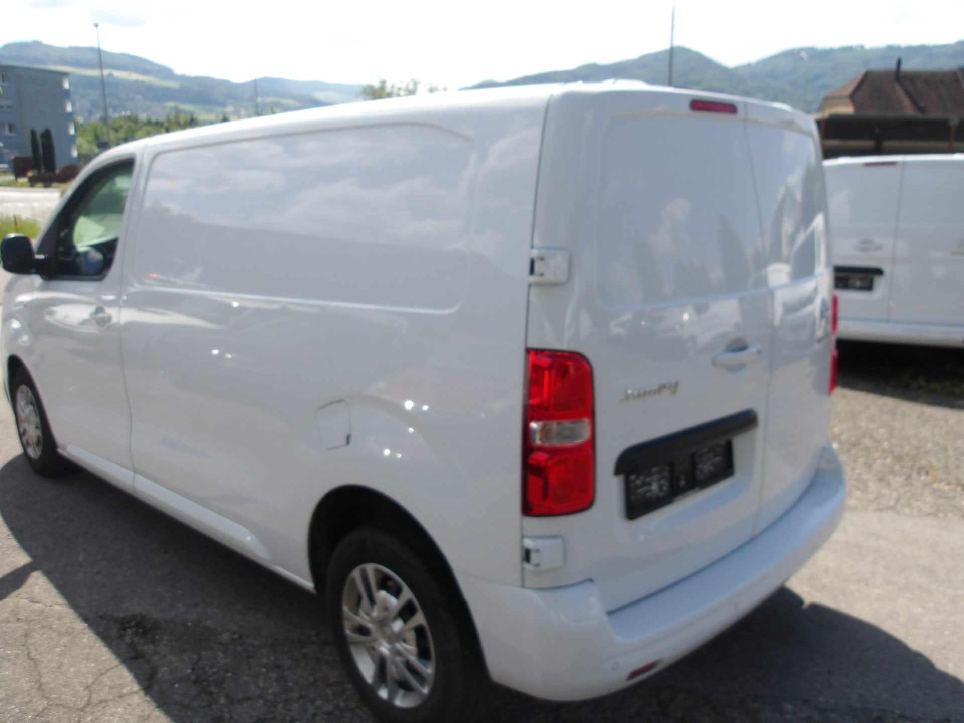 CITROEN Jumpy 2.0 BlueHDi 140 M Club EAT8-image-6