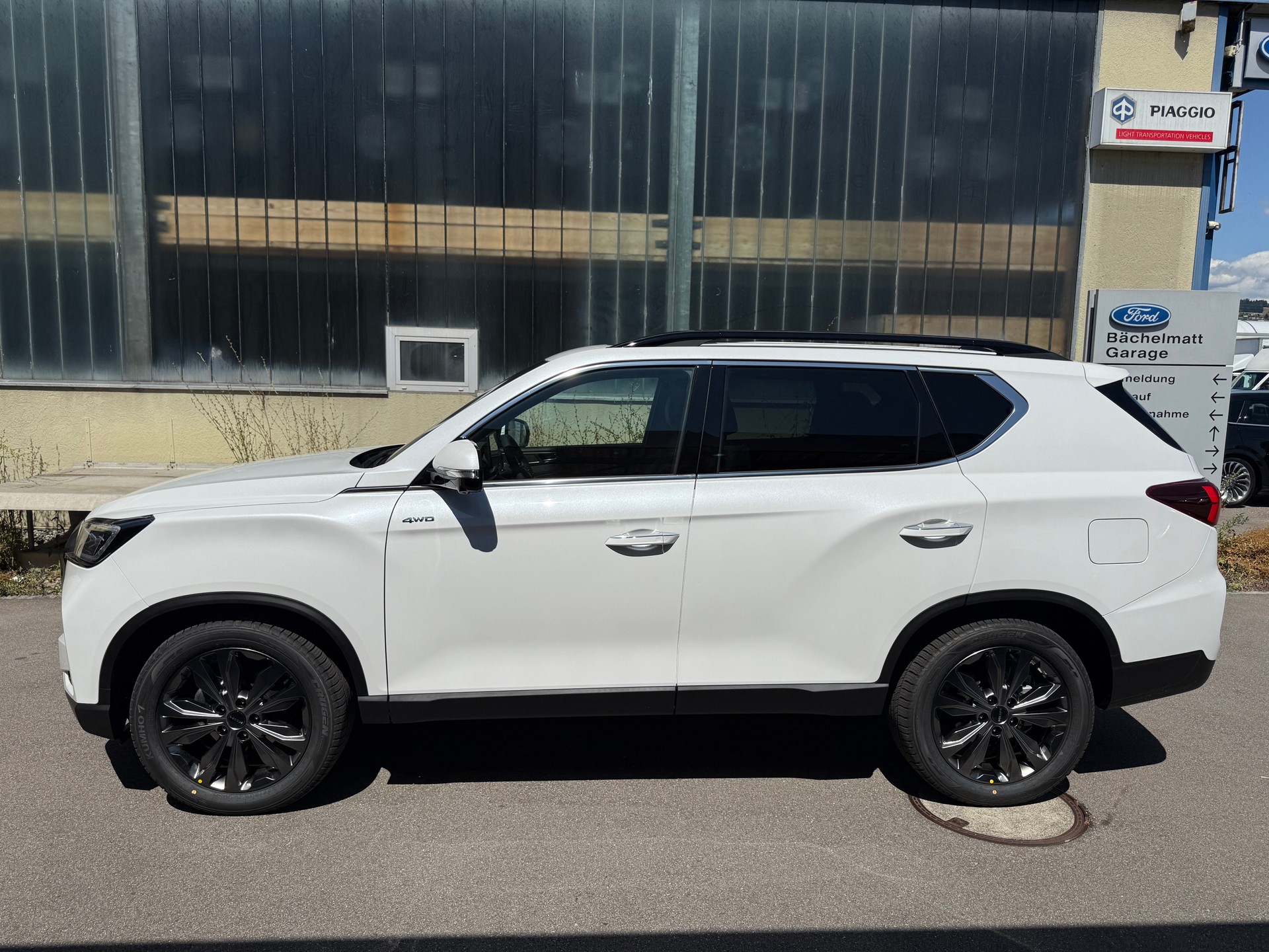 KGM-SsangYong Rexton 2.2 CRDi Blackline 4WD AT-image-1