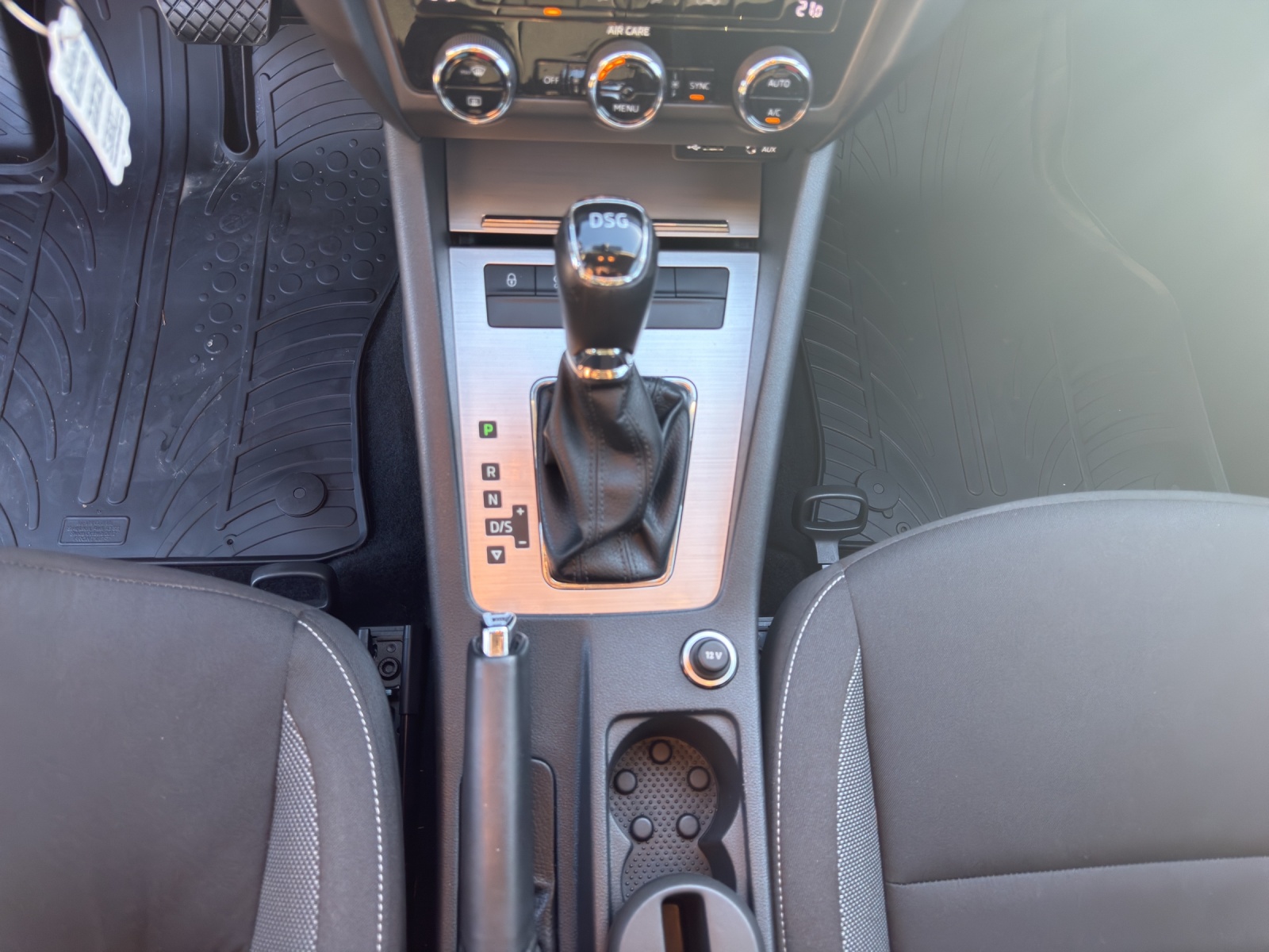 SKODA Octavia Combi 1.4 TSI G-TEC Ambition DSG-image-13