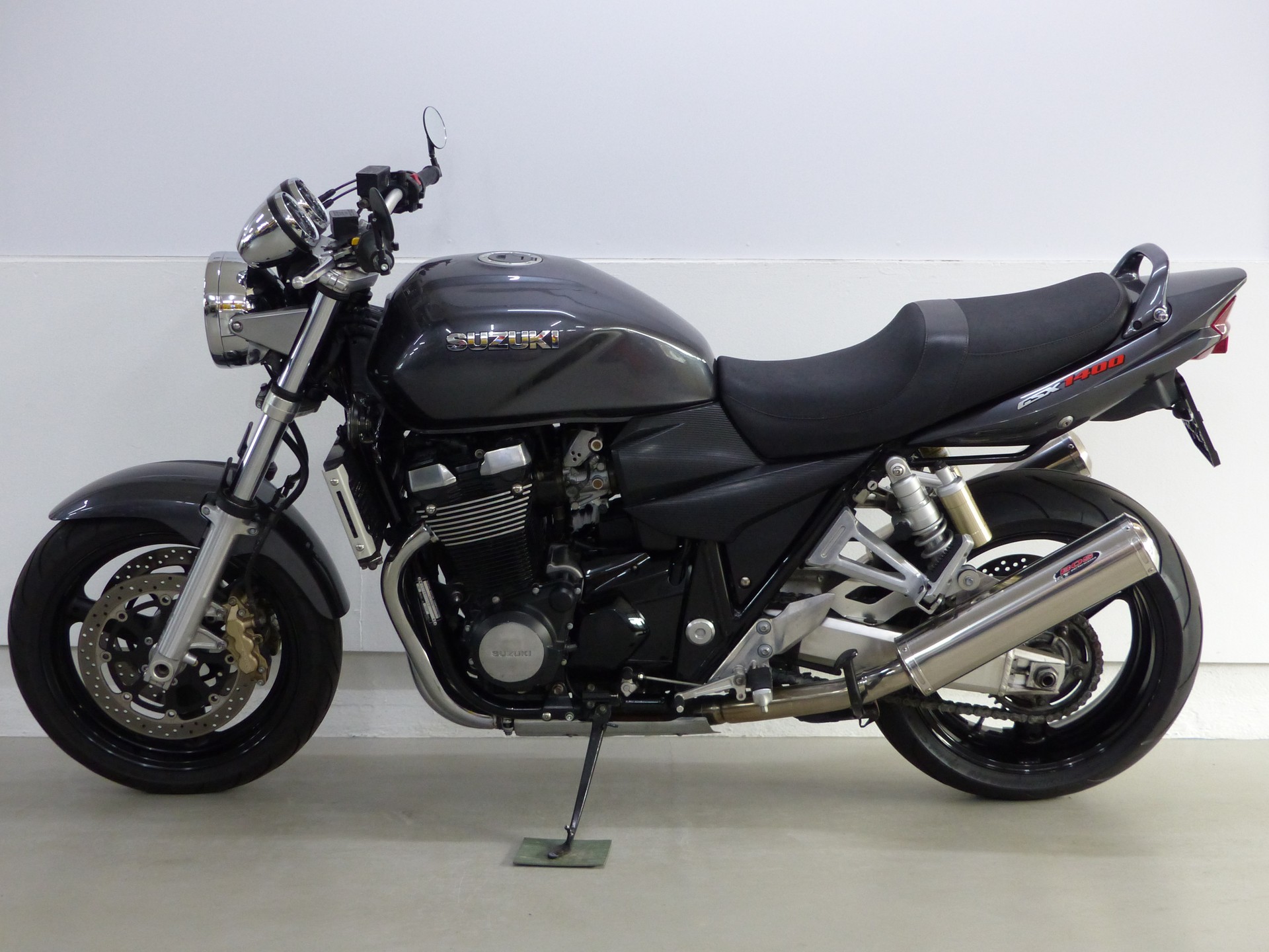 SUZUKI GSX 1400 K2 mit Zubehör-image-7