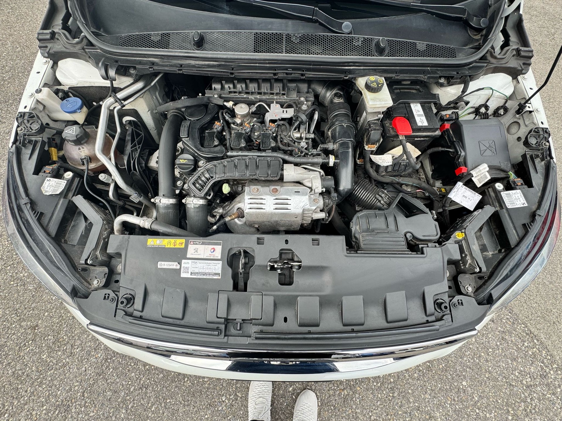 PEUGEOT 308 1.2 Pure Tech Allure EAT8-image-9