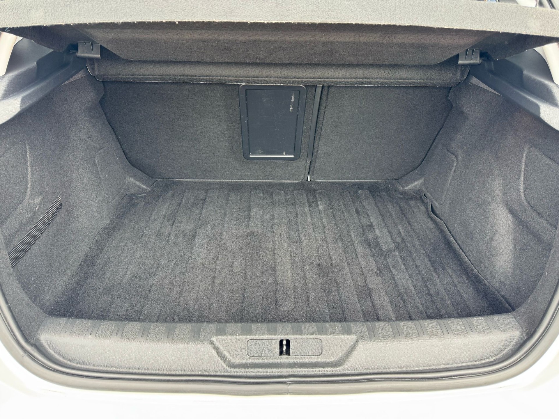 PEUGEOT 308 1.2 Pure Tech Allure EAT8-image-10