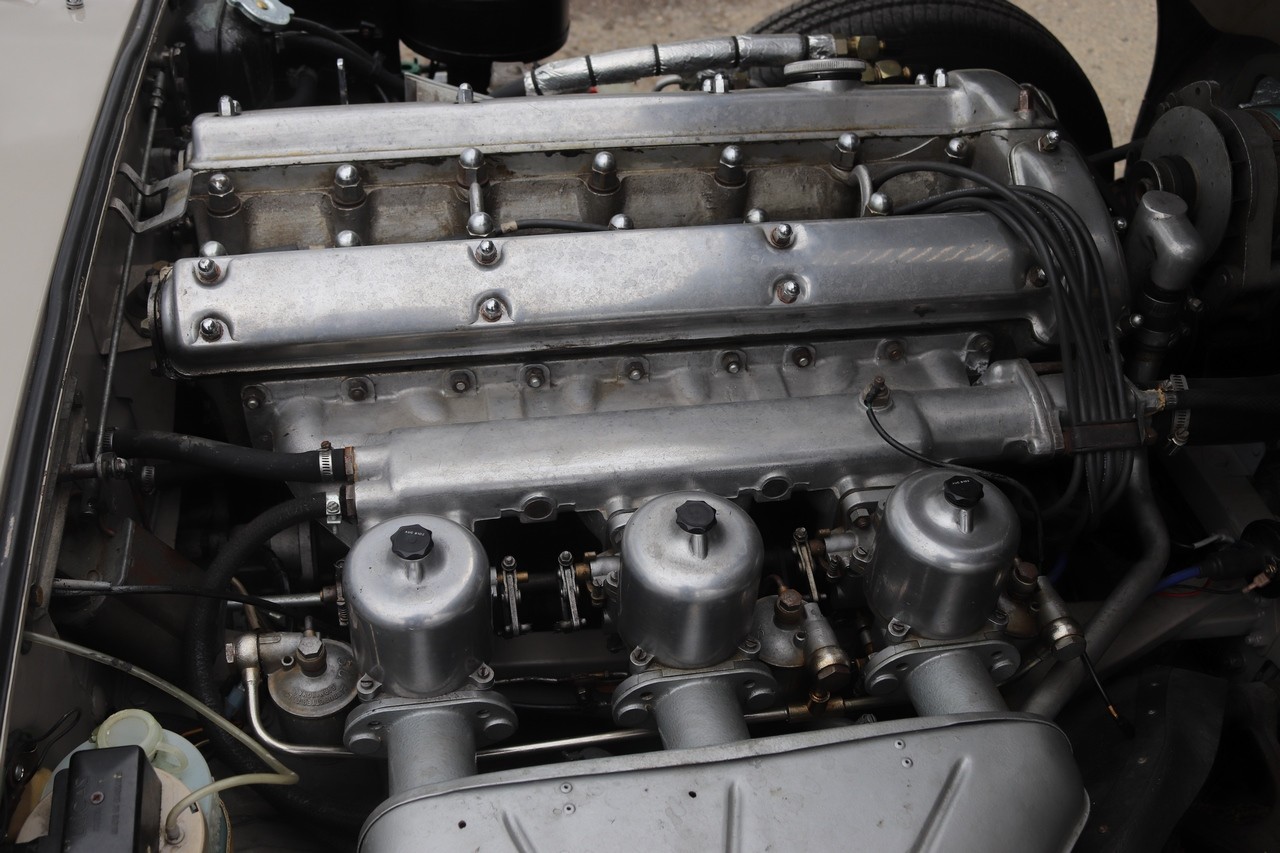 JAGUAR E-Type 4.2 S1.5 2+2-image-9