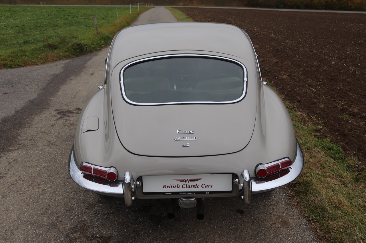 JAGUAR E-Type 4.2 S1.5 2+2-showroom-element-3