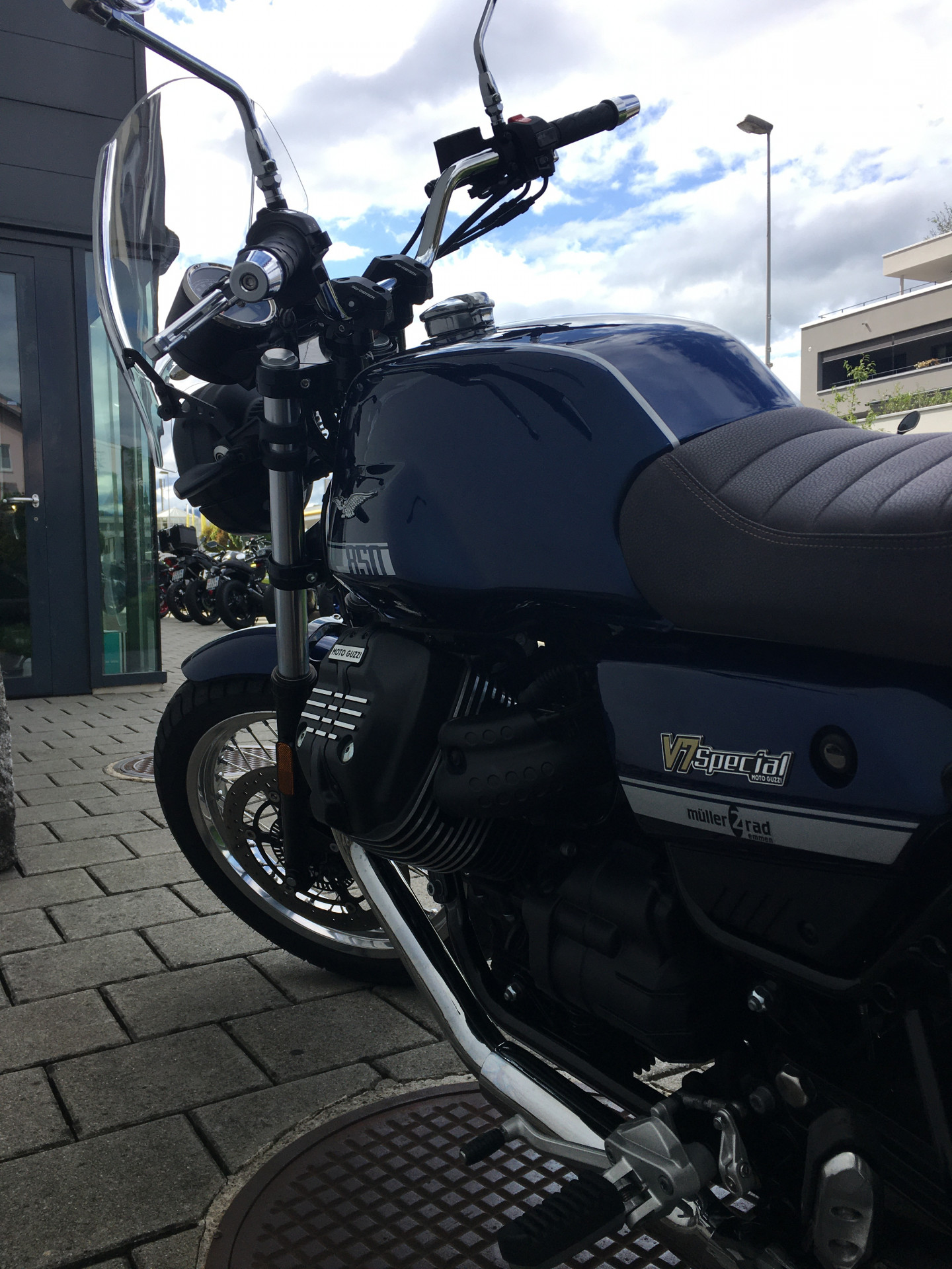 MOTO GUZZI V7 850 Special-image-5