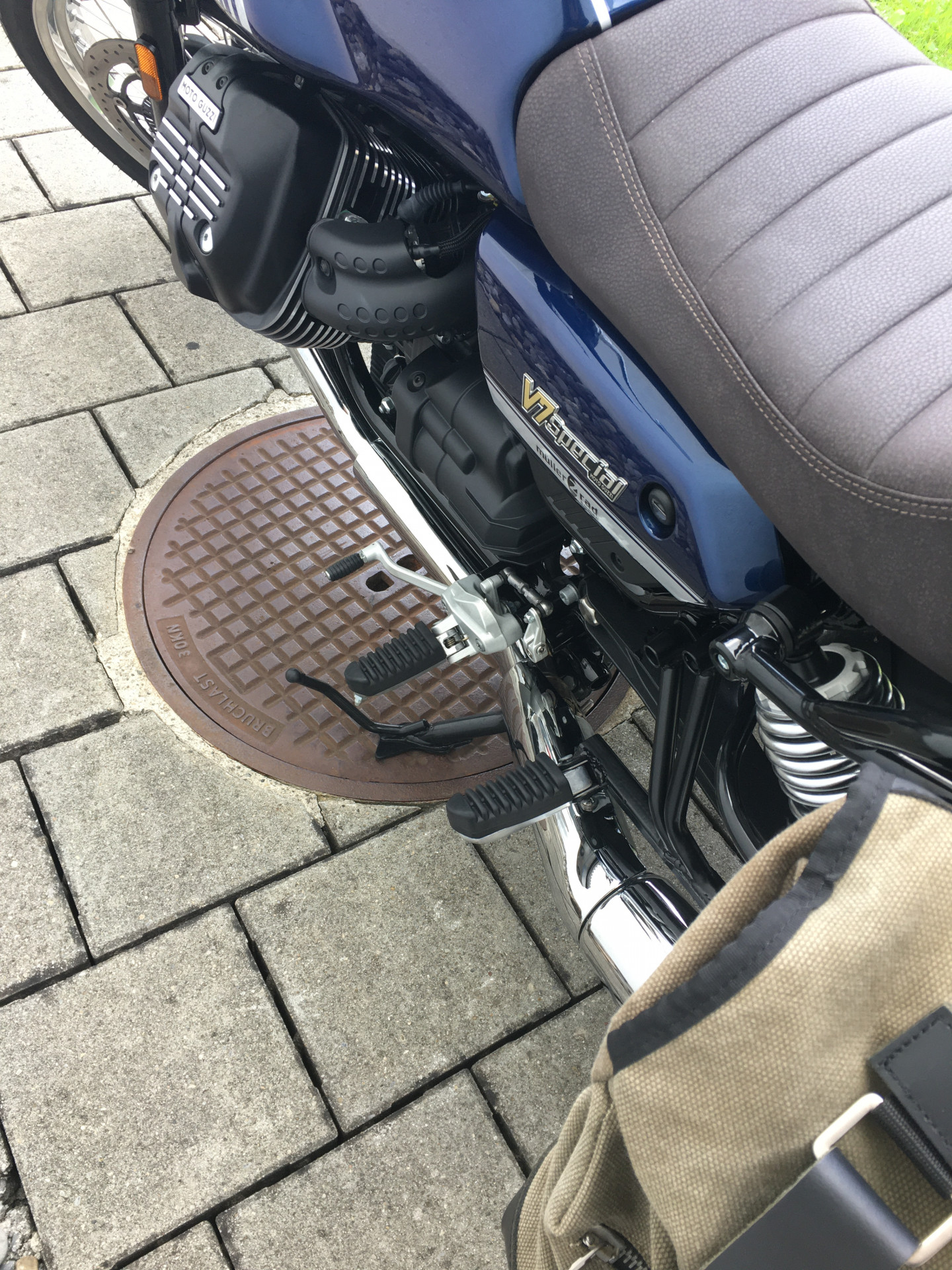 MOTO GUZZI V7 850 Special-image-6