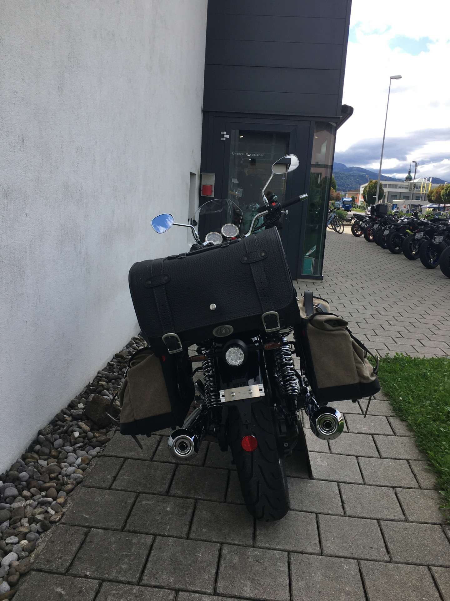 MOTO GUZZI V7 850 Special-image-7