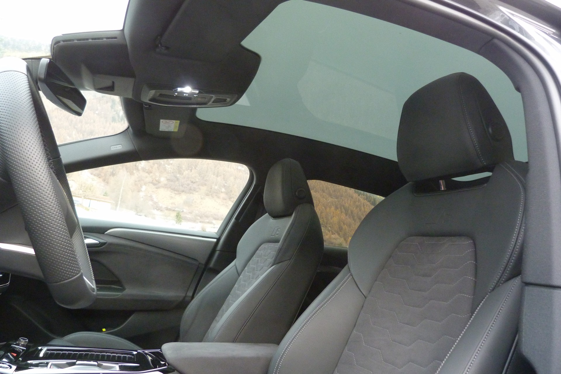 AUDI e-tron Avant quattro S line-image-7