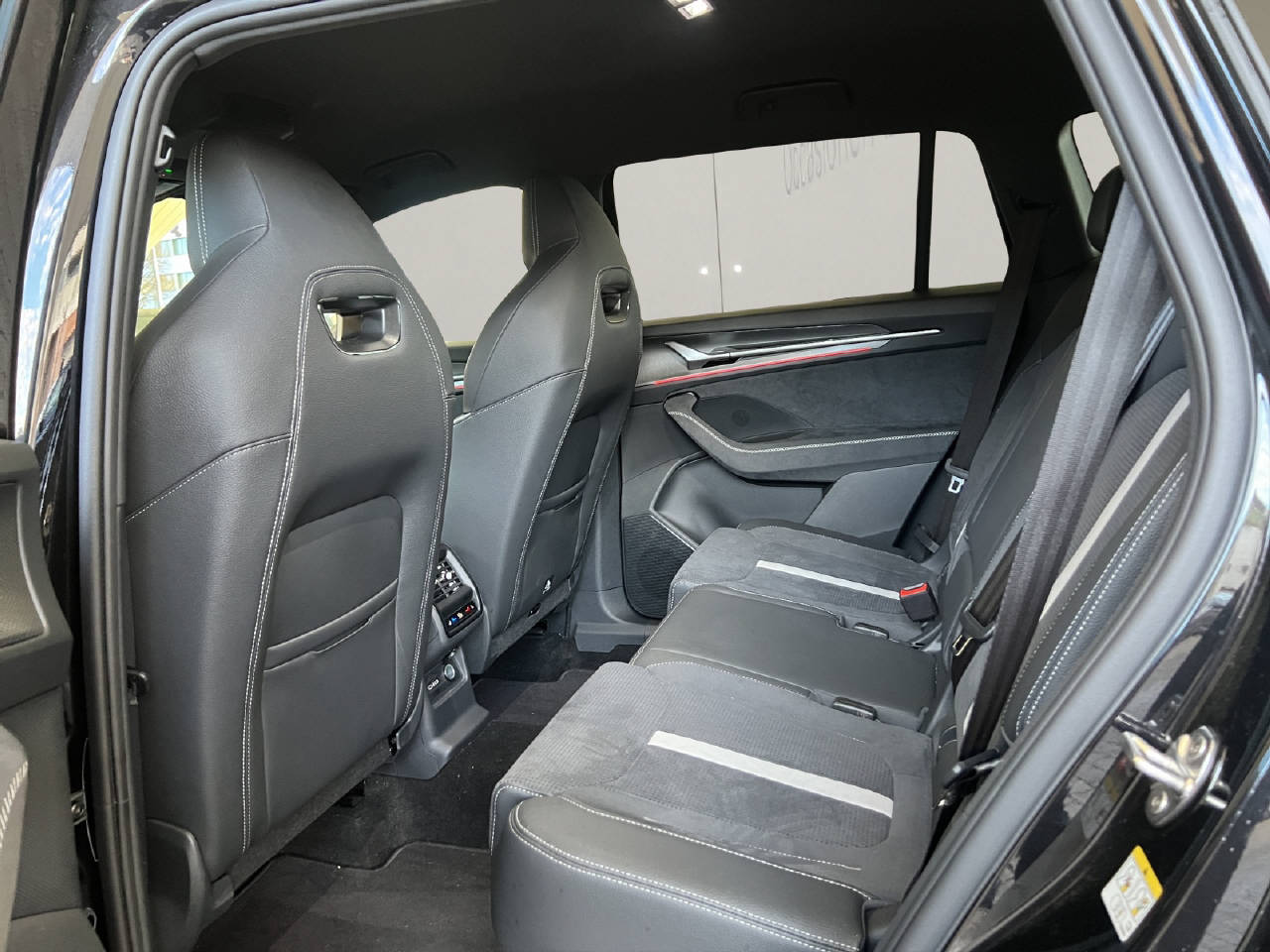 SKODA Kodiaq 2.0 TDI Sportline 4x4 DSG-image-19