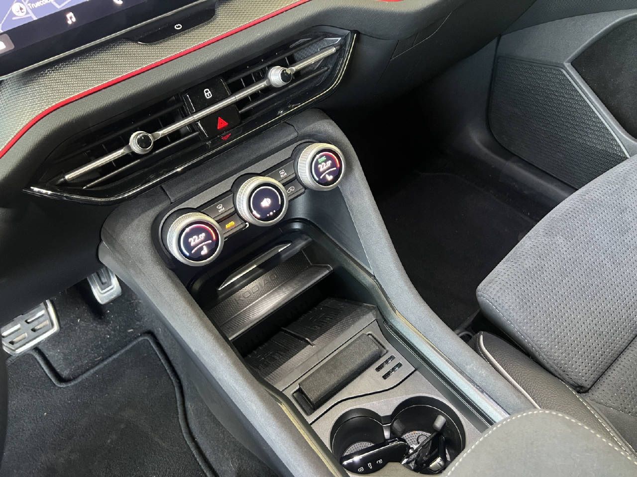 SKODA Kodiaq 2.0 TDI Sportline 4x4 DSG-image-17