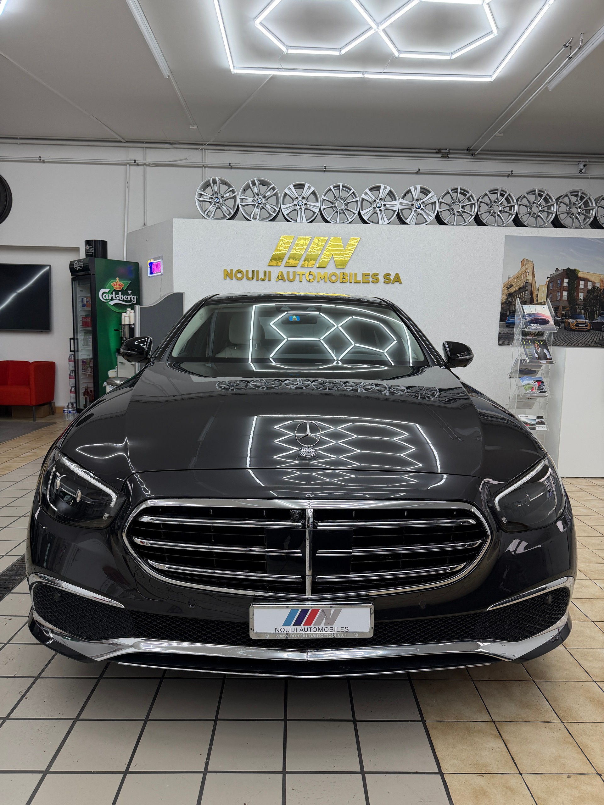 MERCEDES-BENZ E 220 d 4Matic Exclusive 9G-Tronic-image-4