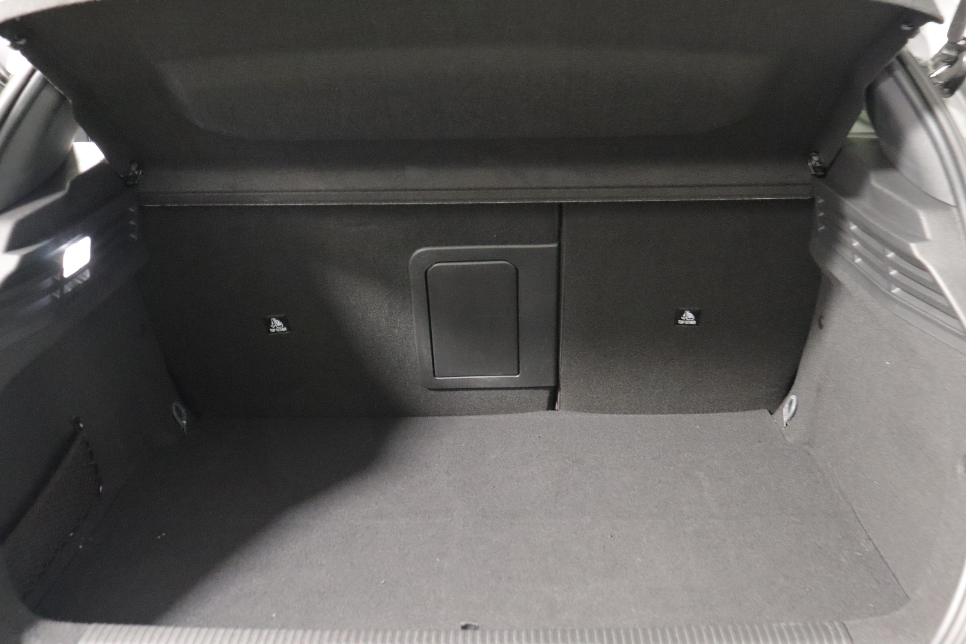 PEUGEOT 308 1.6 PHEV 180 Allure Pack-image-12
