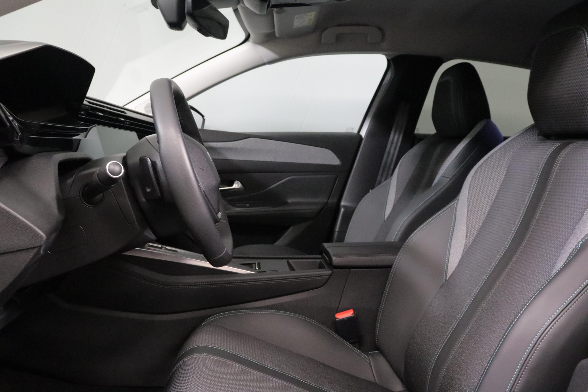 PEUGEOT 308 1.6 PHEV 180 Allure Pack-showroom-element-3