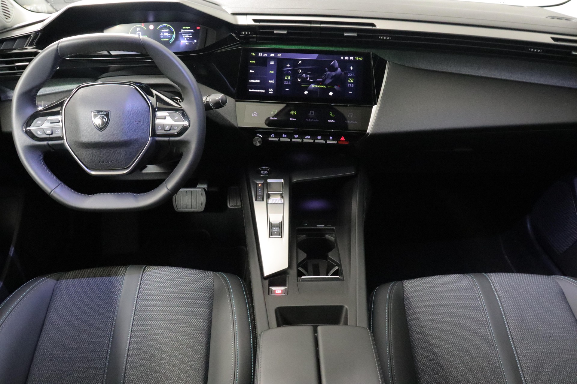 PEUGEOT 308 1.6 PHEV 180 Allure Pack-image-7