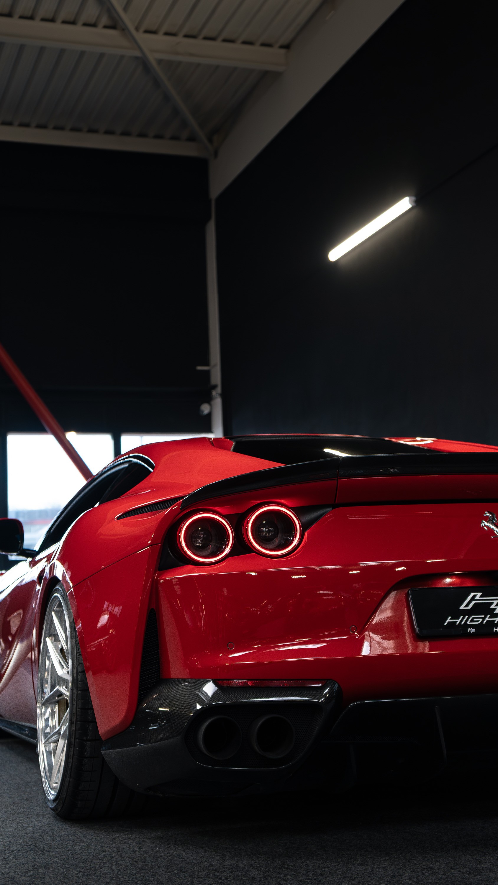 FERRARI 812 Superfast-image-7